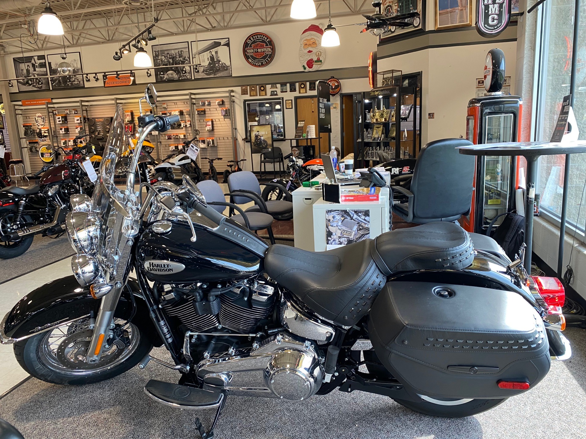 2021 Harley-Davidson Heritage Classic in Cortland, Ohio - Photo 3
