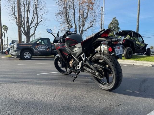 2020 Honda CBR300R in Orange, California - Photo 4