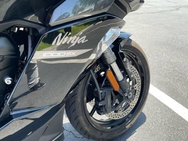 2021 Kawasaki Ninja 1000SX in Orange, California - Photo 5
