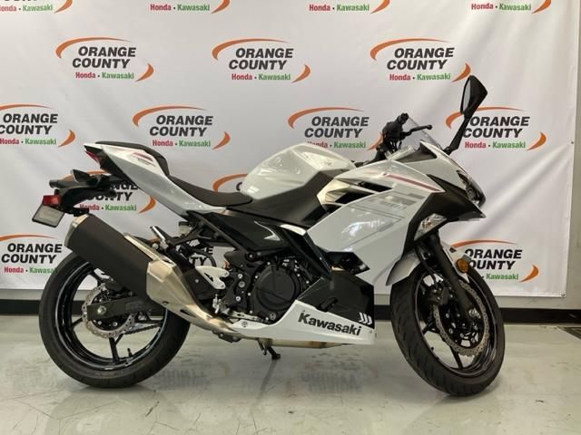 New 2023 Kawasaki Ninja 400 | Motorcycles In Orange Ca | N/A Pearl Blizzard  White / Metallic Carbon Gray