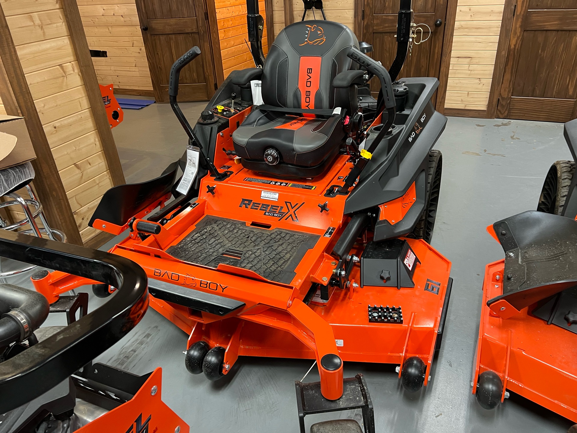 2024 Bad Boy Mowers Rebel X 61 in. Vanguard EFI 37 hp in Saucier, Mississippi - Photo 2