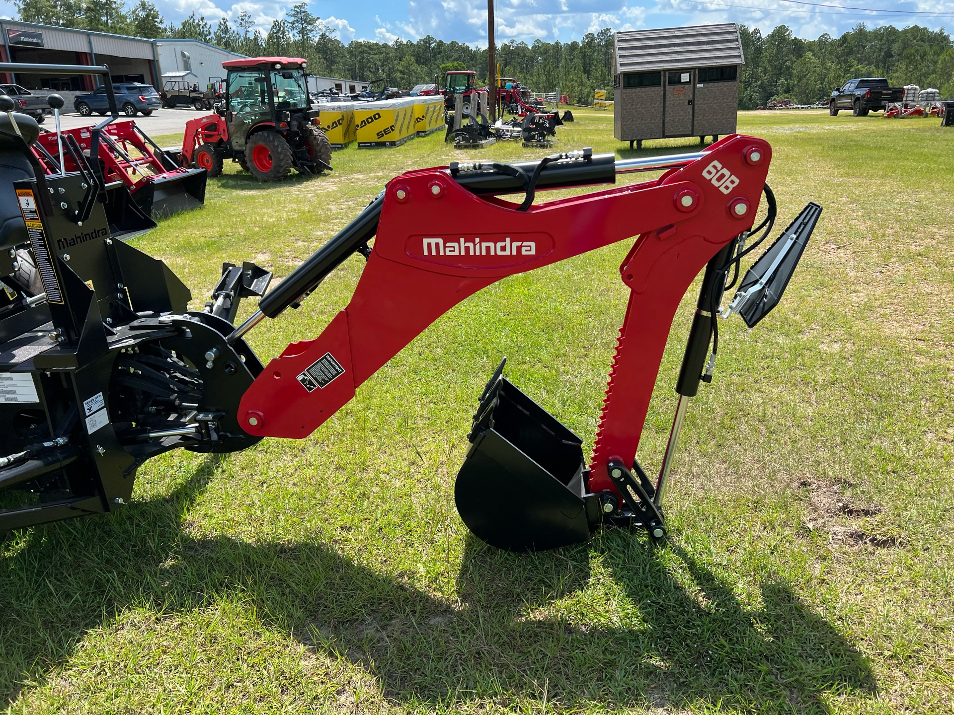 2023 Mahindra 2638 HST in Saucier, Mississippi - Photo 2