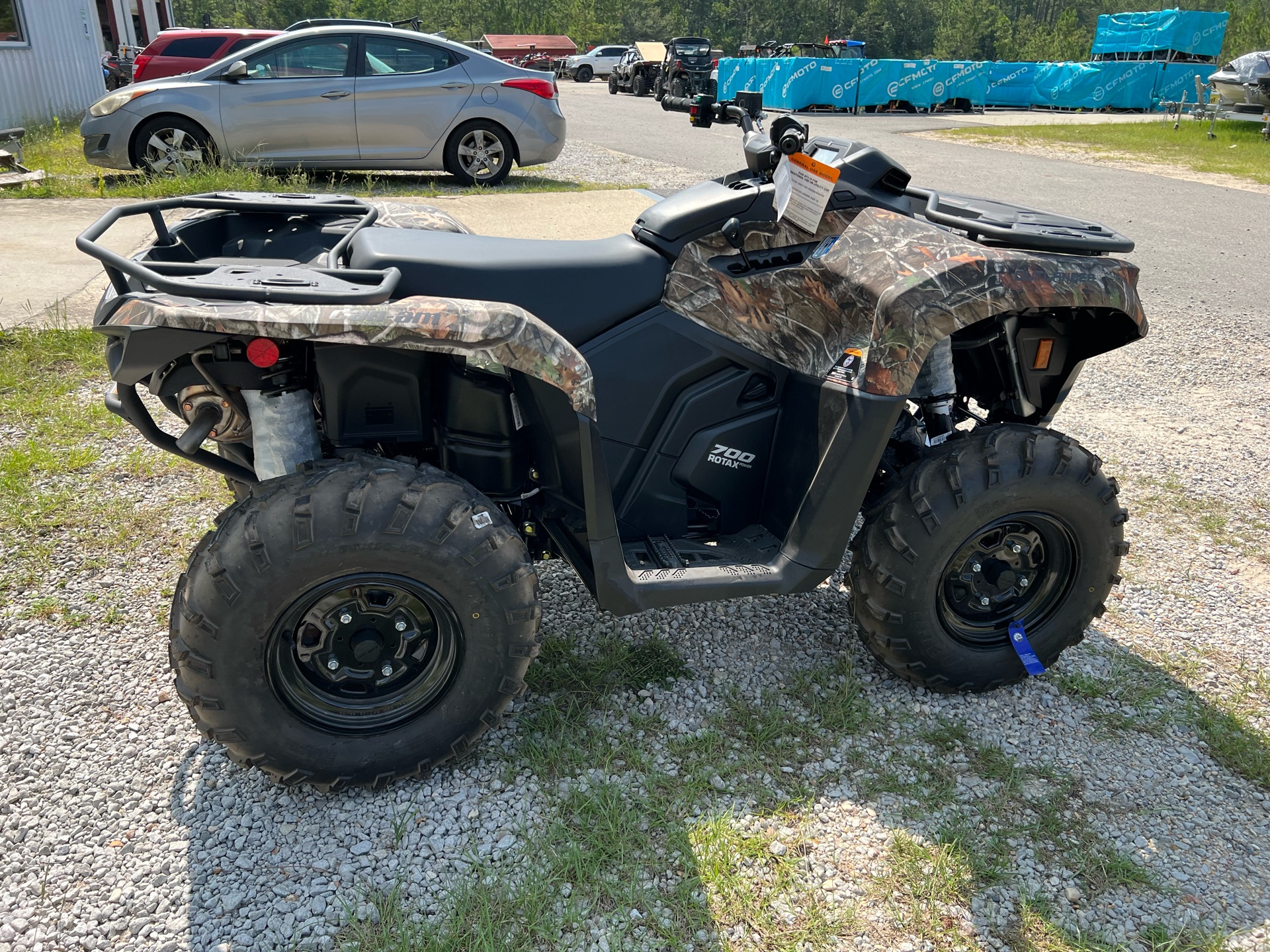 2023 Can-Am Outlander DPS 700 in Saucier, Mississippi - Photo 1