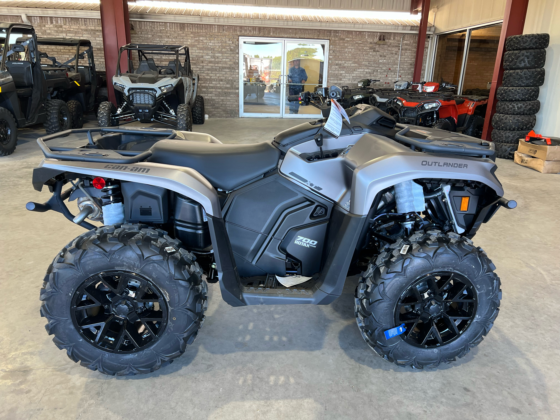 2024 Can-Am Outlander XT 700 in Saucier, Mississippi - Photo 2