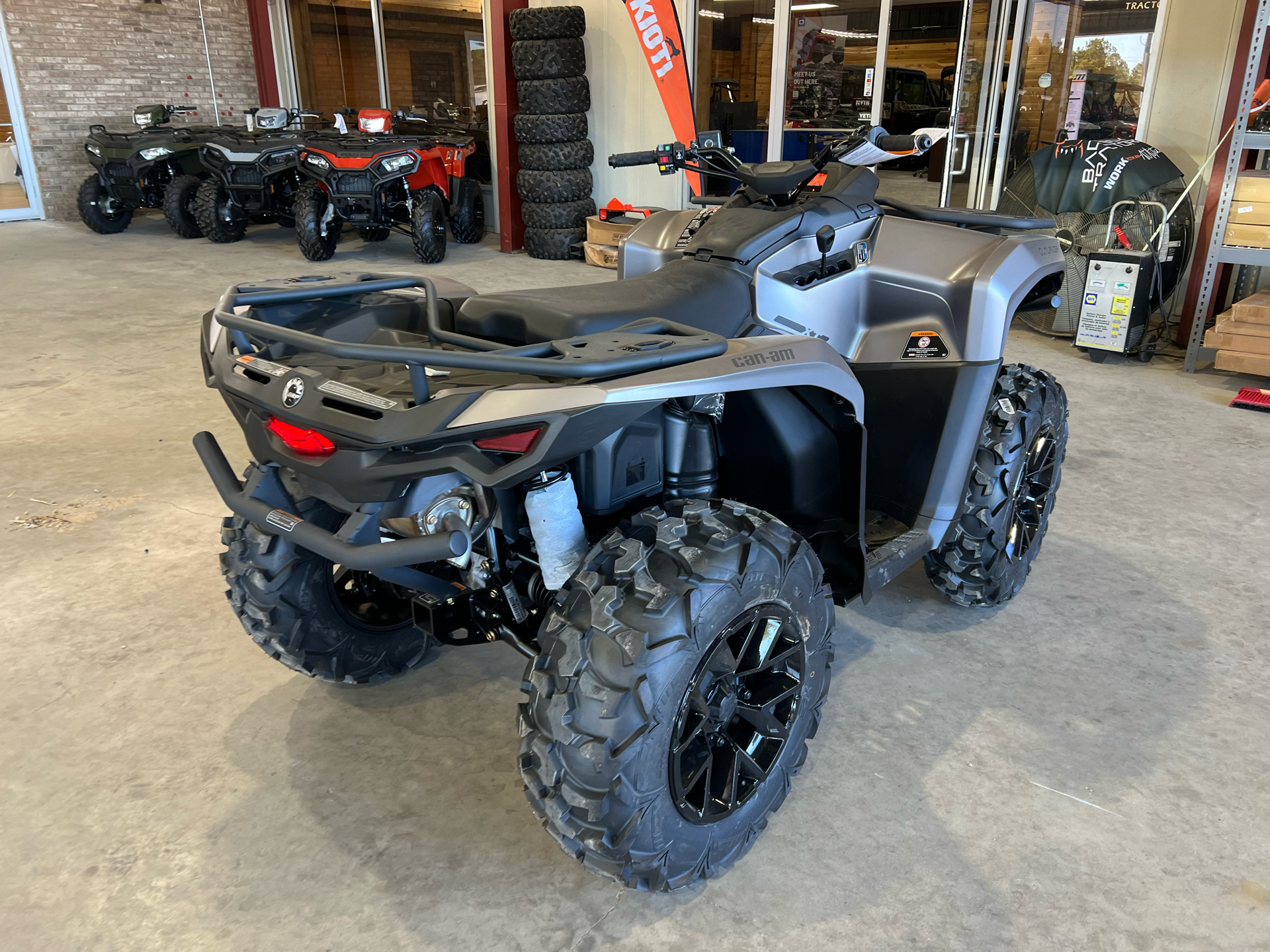 2024 Can-Am Outlander XT 700 in Saucier, Mississippi - Photo 4