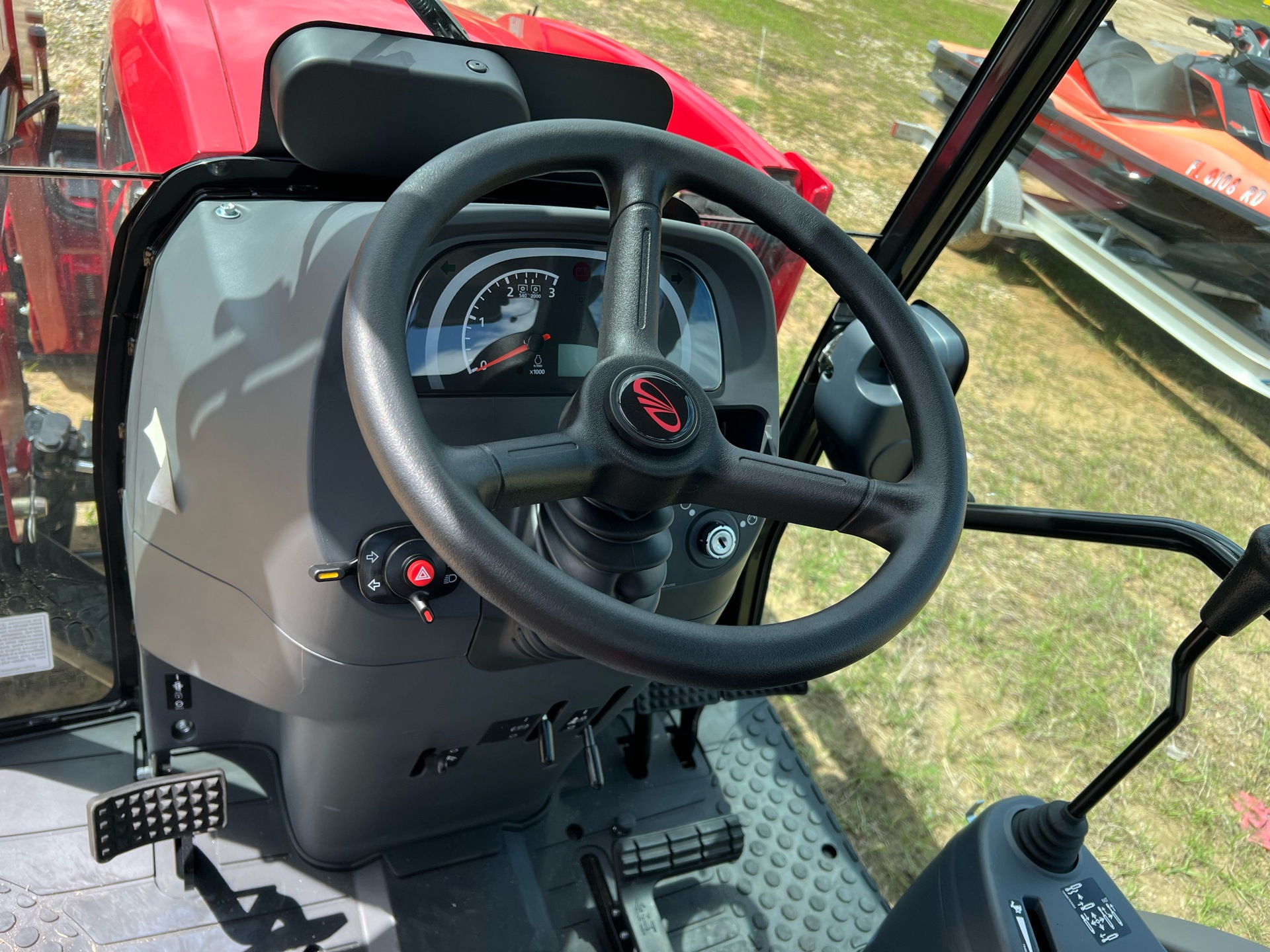 2024 Mahindra 1640 HST Cab in Saucier, Mississippi - Photo 13