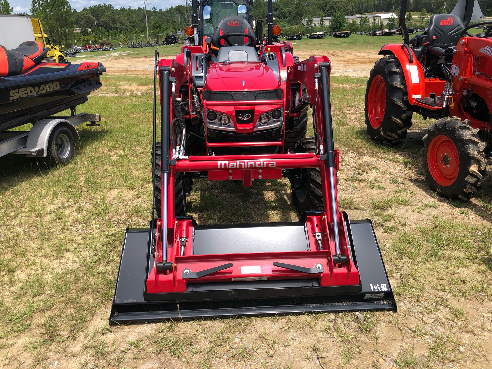 2022 Mahindra 1626 HST OS in Saucier, Mississippi - Photo 2