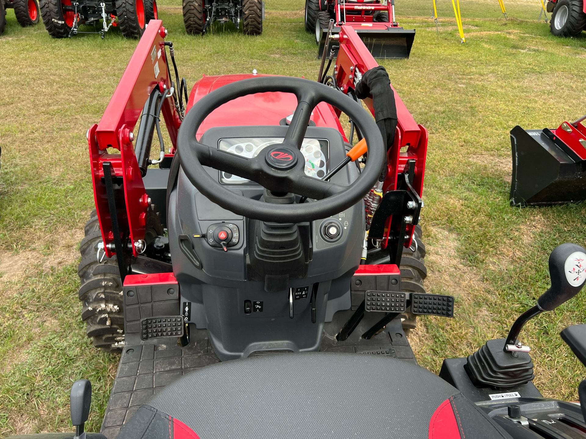 2024 Mahindra 1626 HST in Saucier, Mississippi - Photo 12