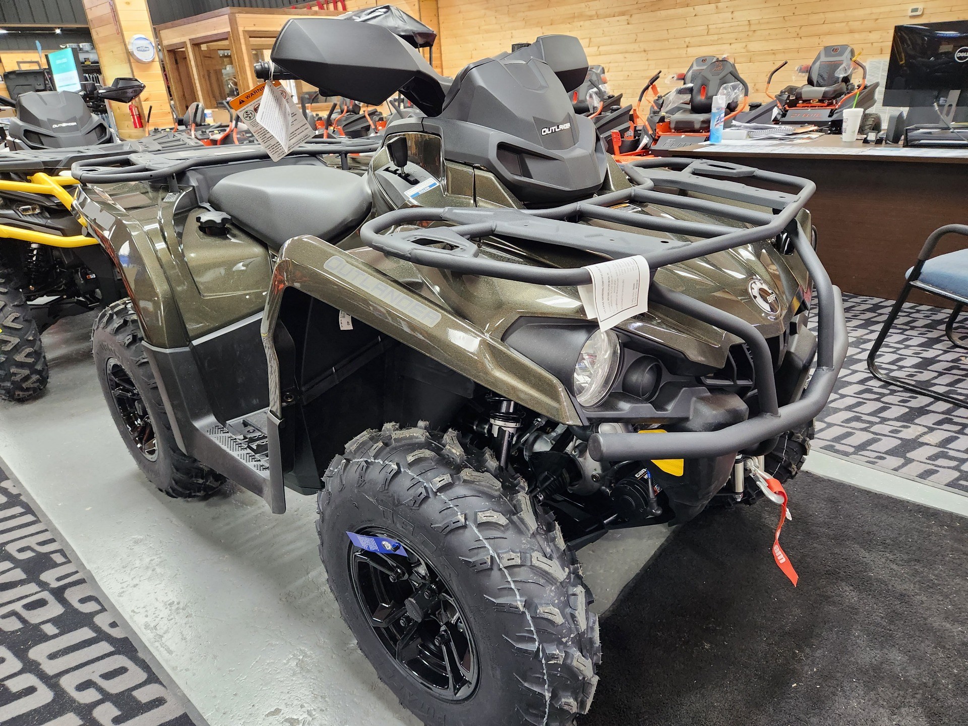 2023 Can-Am Outlander XT 570 in Saucier, Mississippi - Photo 3
