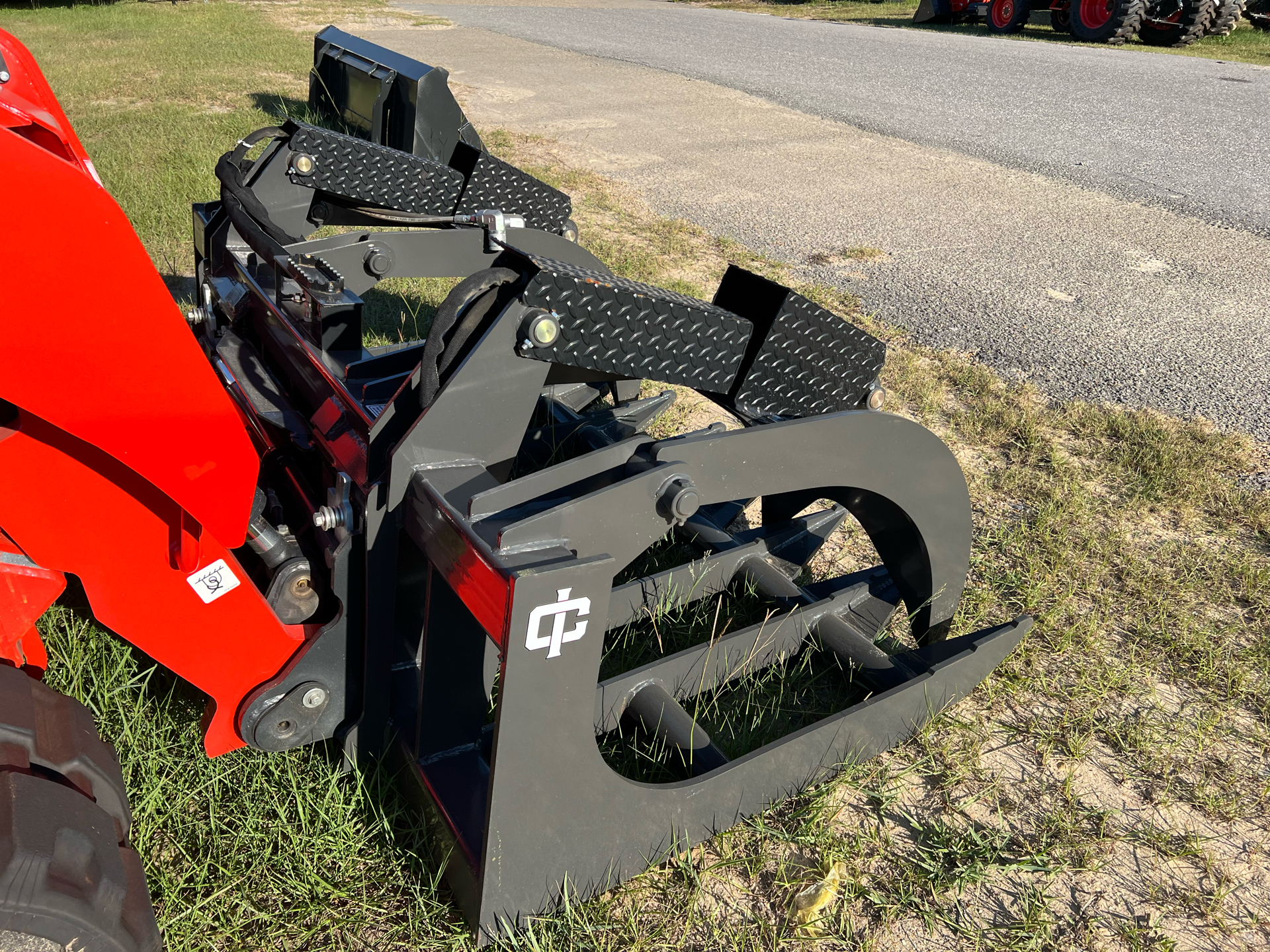 2024 IronCraft Implements 72" Xtreme Root Grapple in Saucier, Mississippi - Photo 4