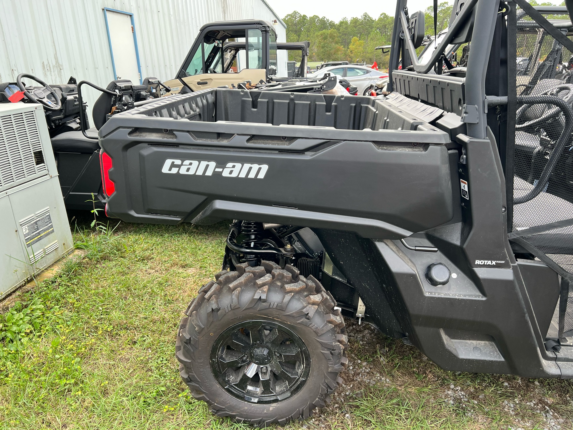 2023 Can-Am Defender DPS HD10 in Saucier, Mississippi - Photo 4