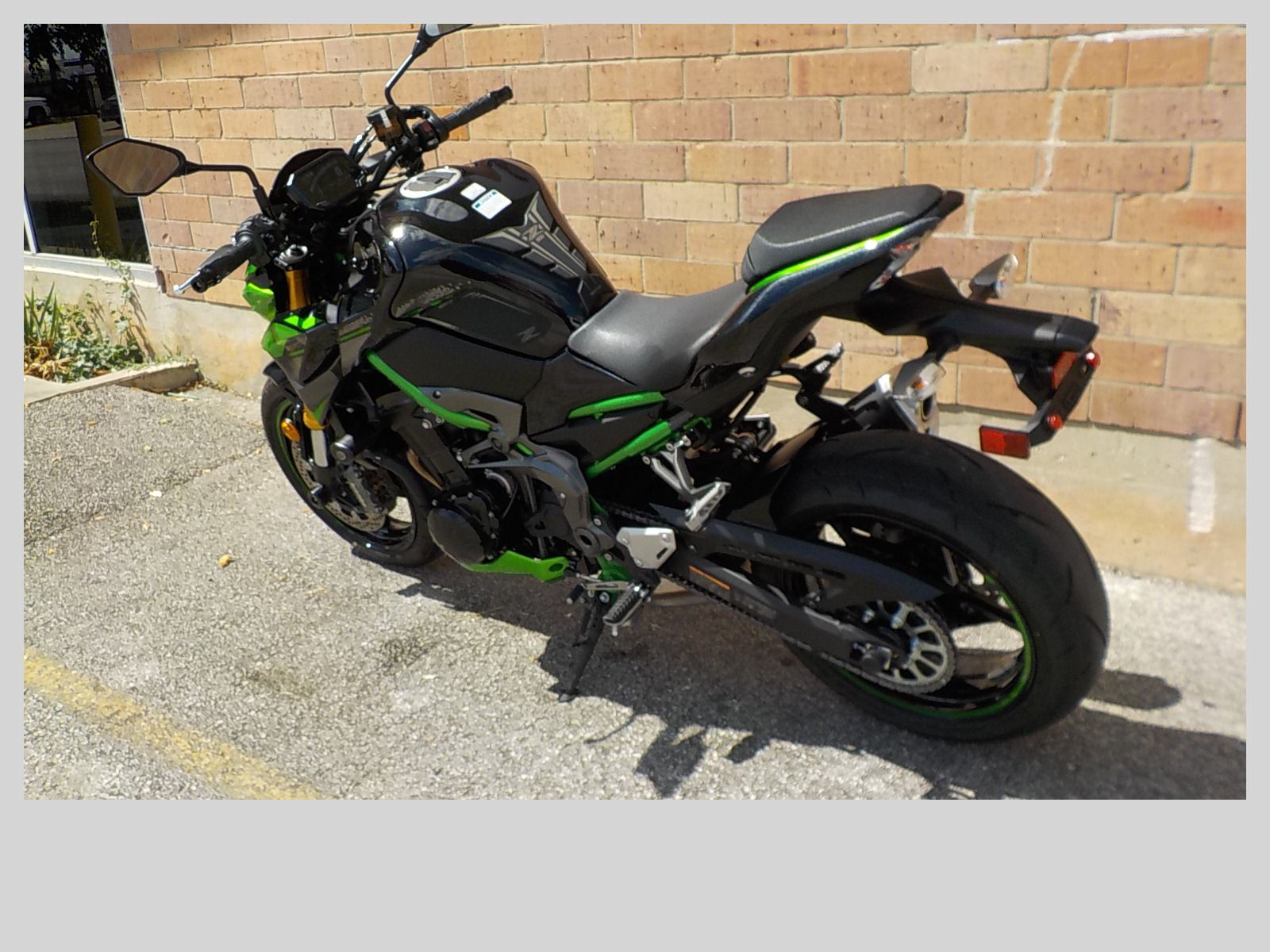 2024 Kawasaki Z900 SE ABS in San Antonio, Texas - Photo 6