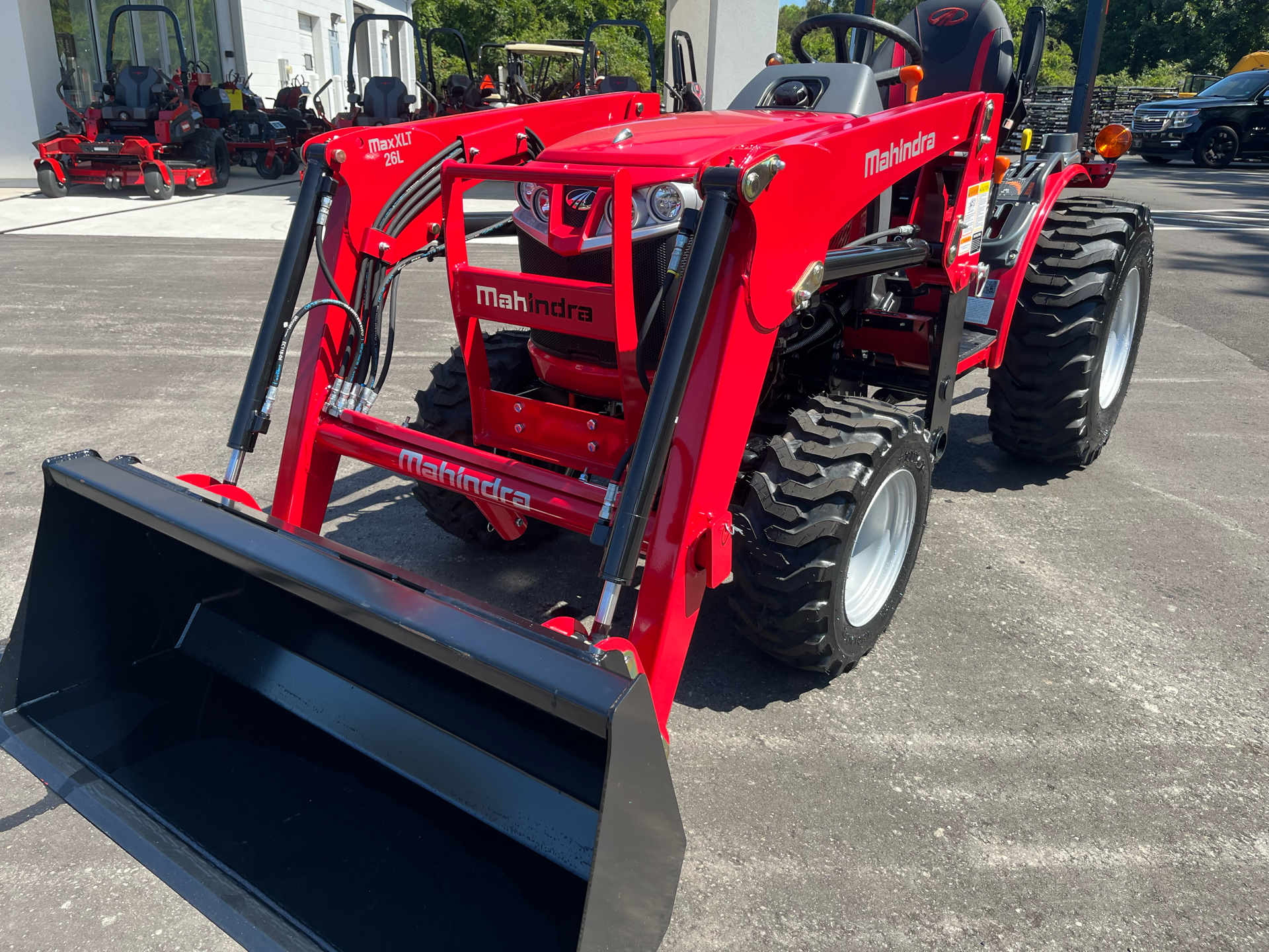 2024 Mahindra Max 26 XLT HST in Clover, South Carolina - Photo 3