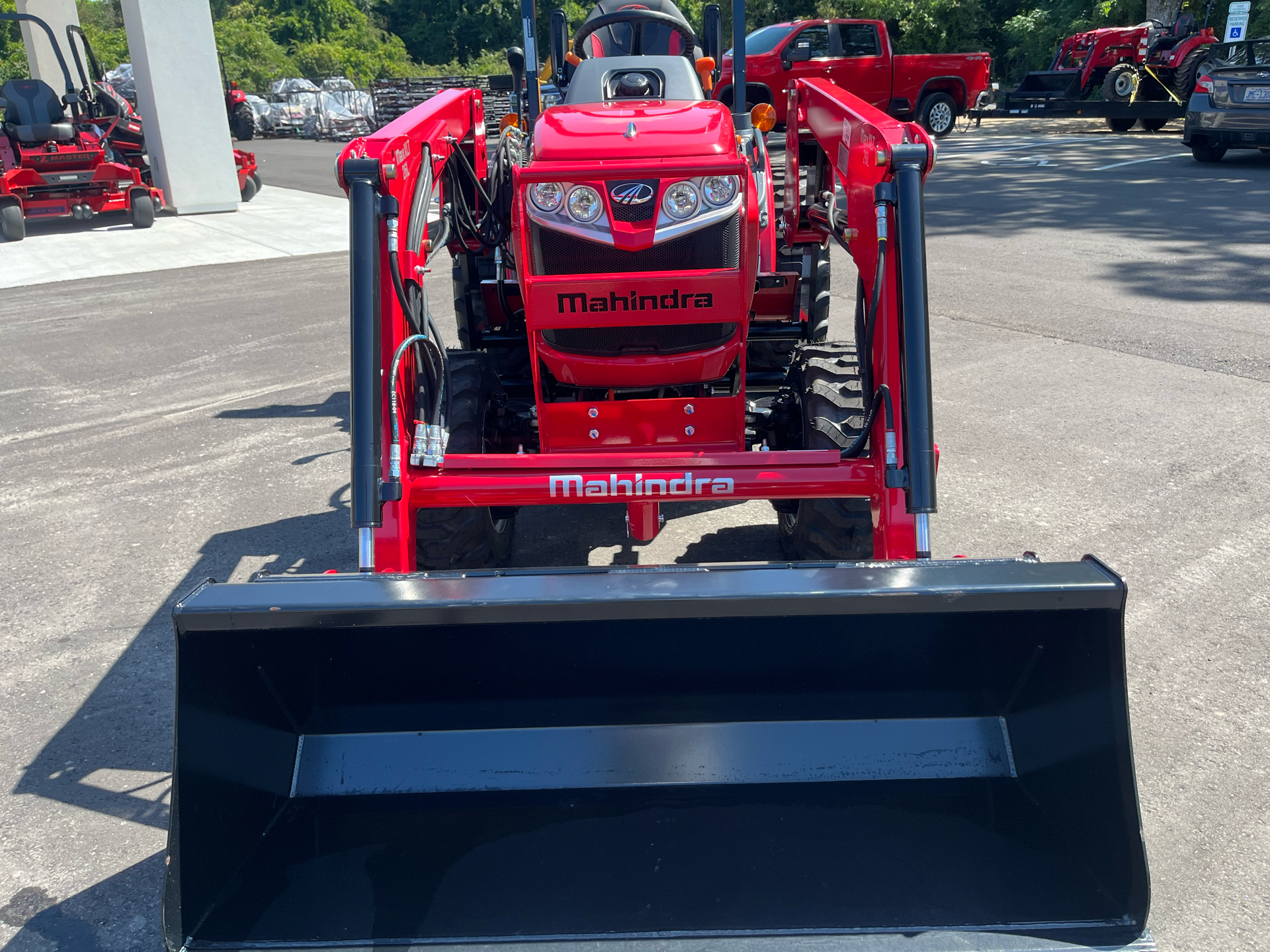 2024 Mahindra Max 26 XLT HST in Clover, South Carolina - Photo 4