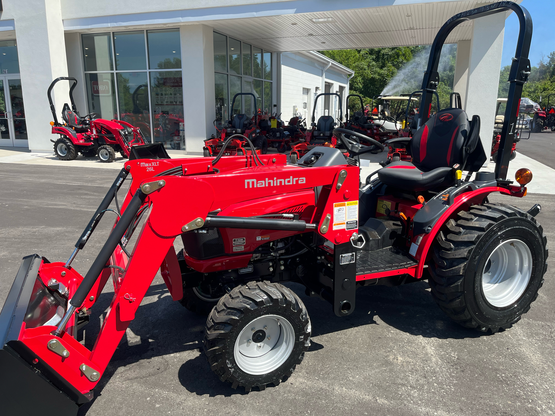 2024 Mahindra Max 26 XLT Shuttle in Clover, South Carolina - Photo 1