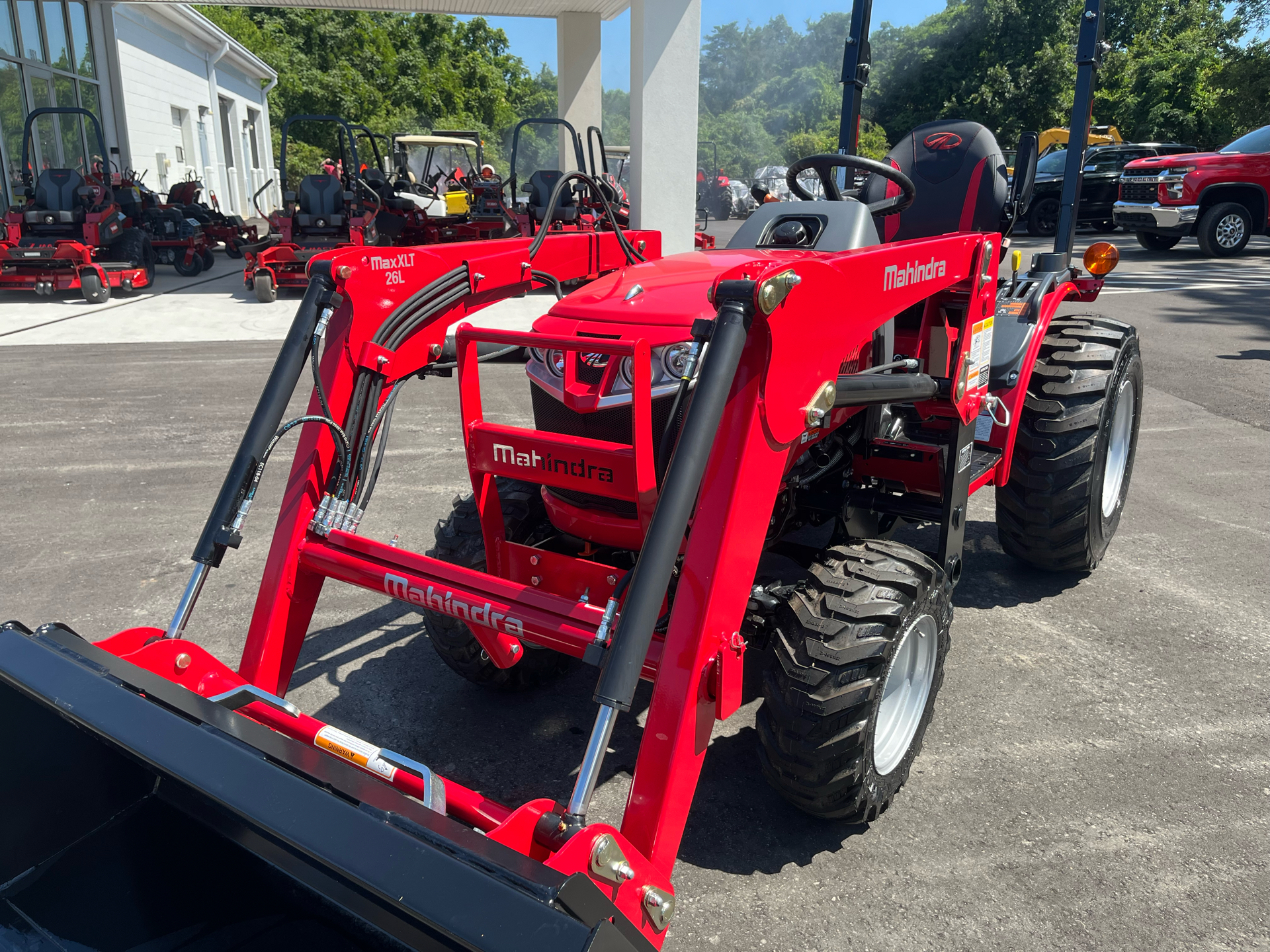 2024 Mahindra Max 26 XLT Shuttle in Clover, South Carolina - Photo 2