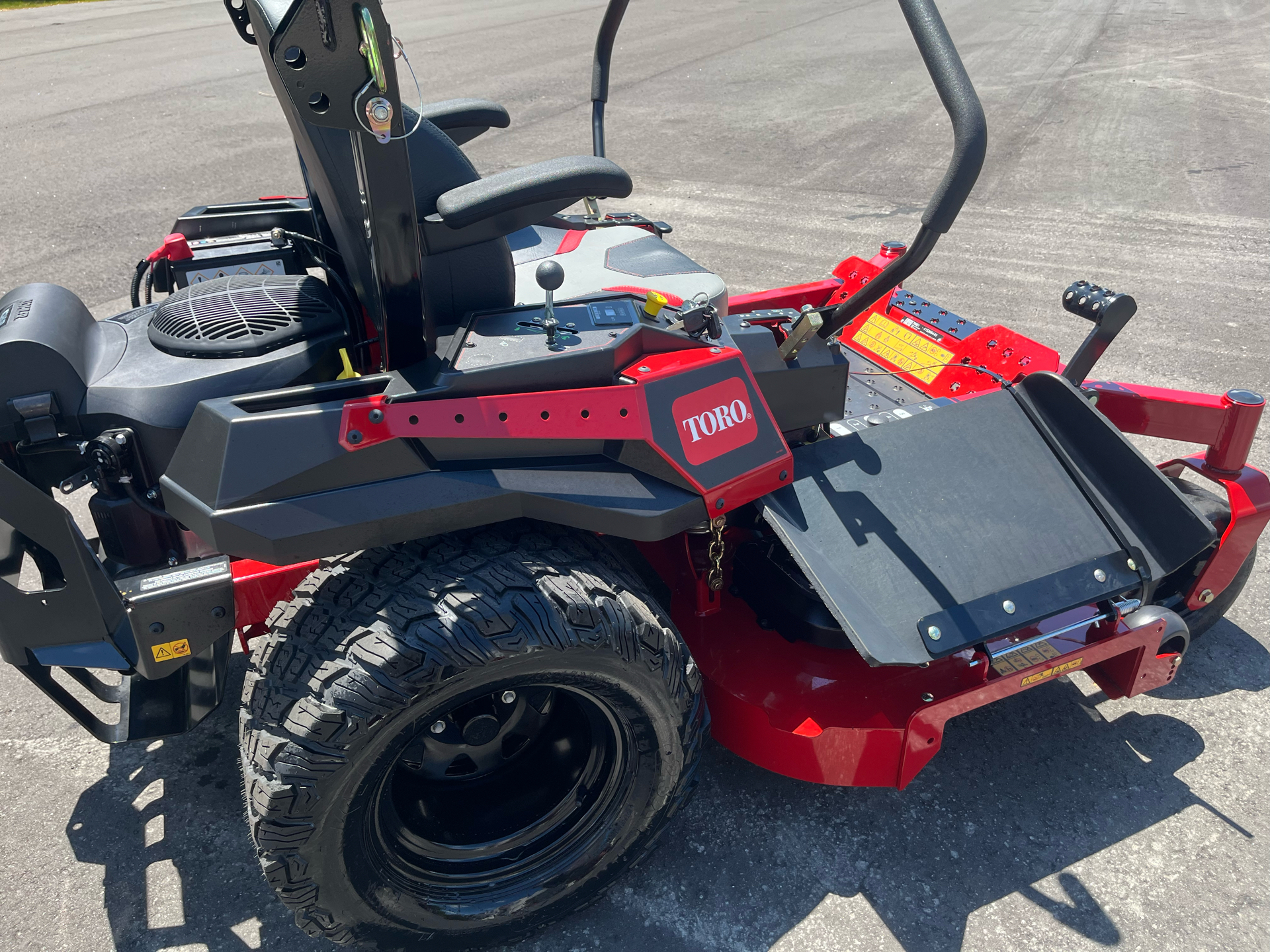 2023 Toro TITAN MAX 60 in. Kohler 26 hp in Clover, South Carolina - Photo 4