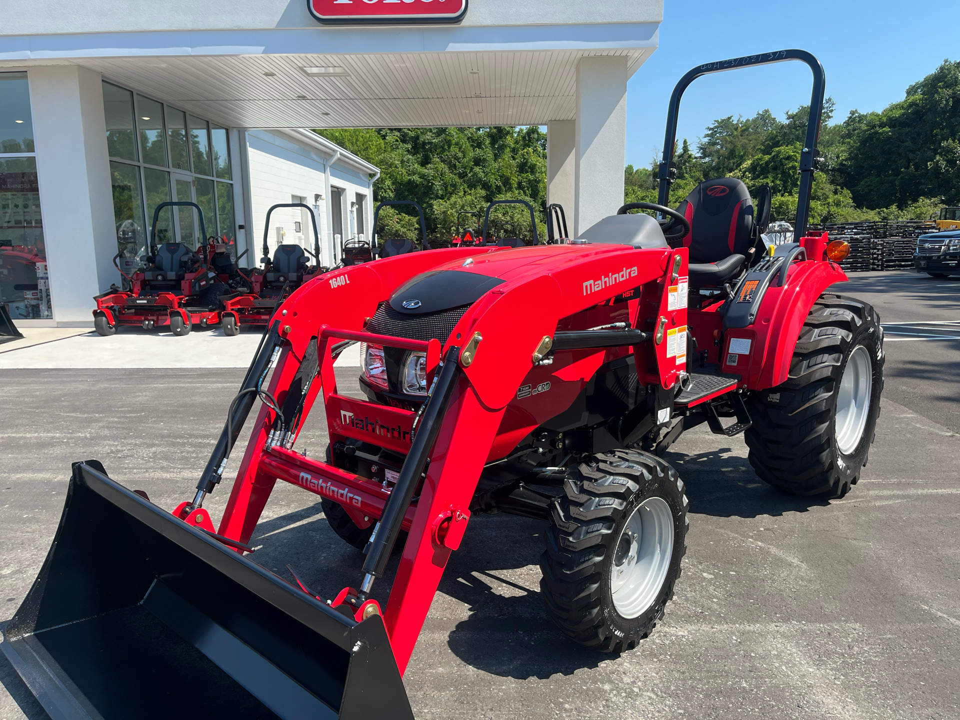 2024 Mahindra 1640 HST in Clover, South Carolina - Photo 2