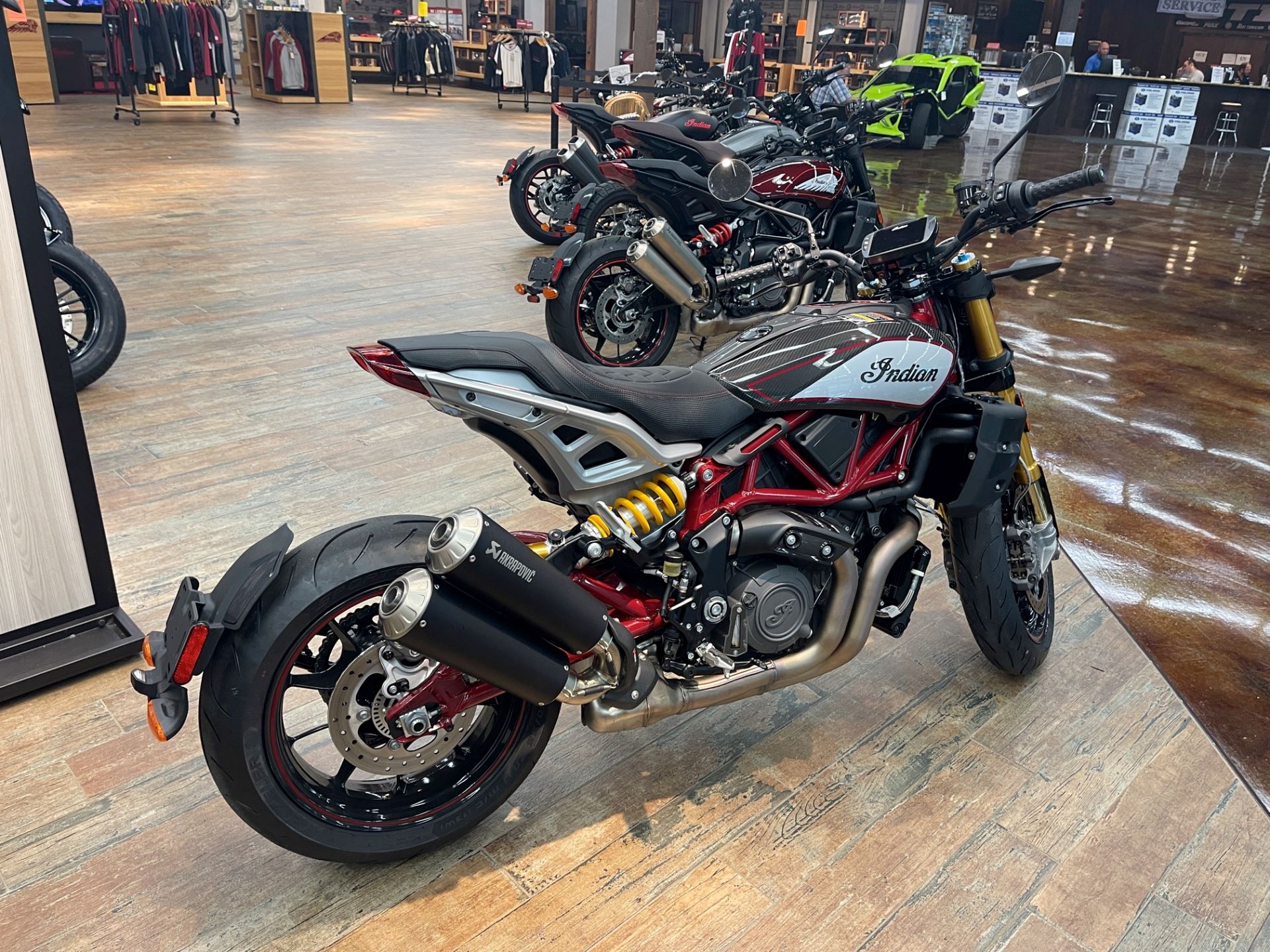 2022 Indian Motorcycle FTR R Carbon in Fleming Island, Florida - Photo 2