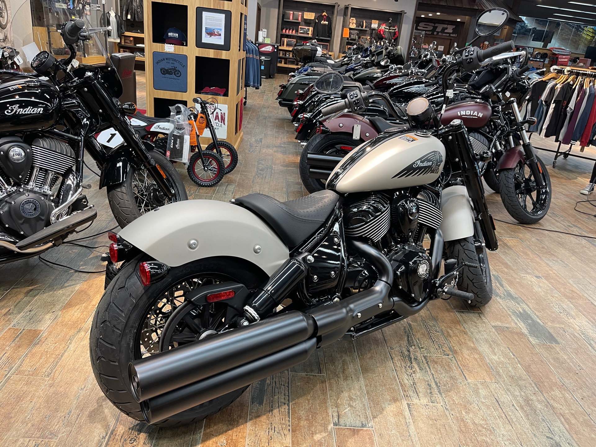 2023 Indian Motorcycle Chief Bobber Dark Horse® in Fleming Island, Florida - Photo 3
