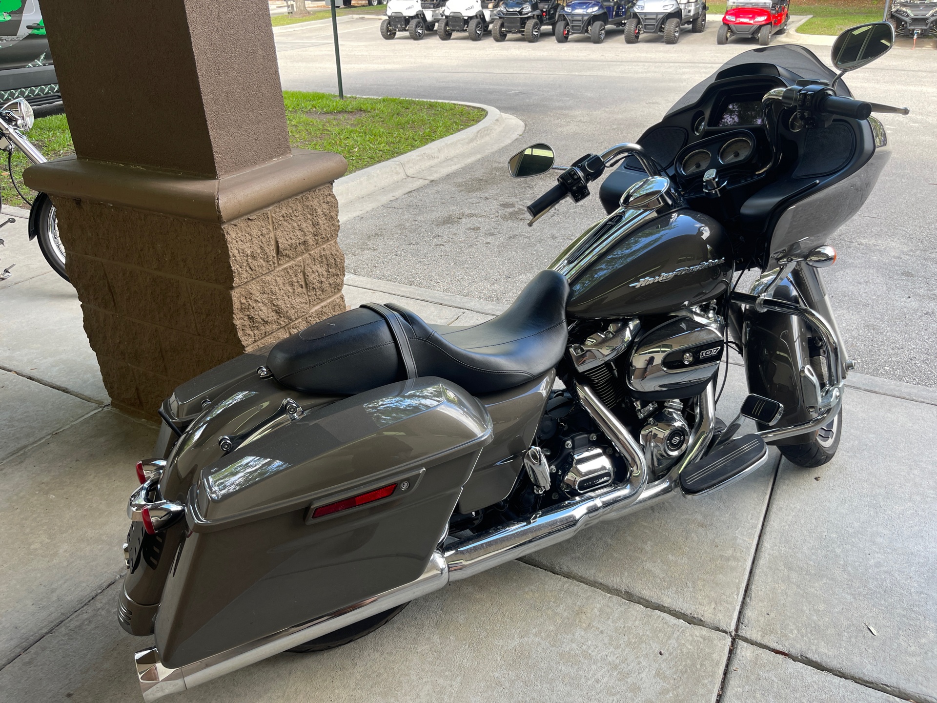 2019 Harley-Davidson Road Glide® in Fleming Island, Florida - Photo 2