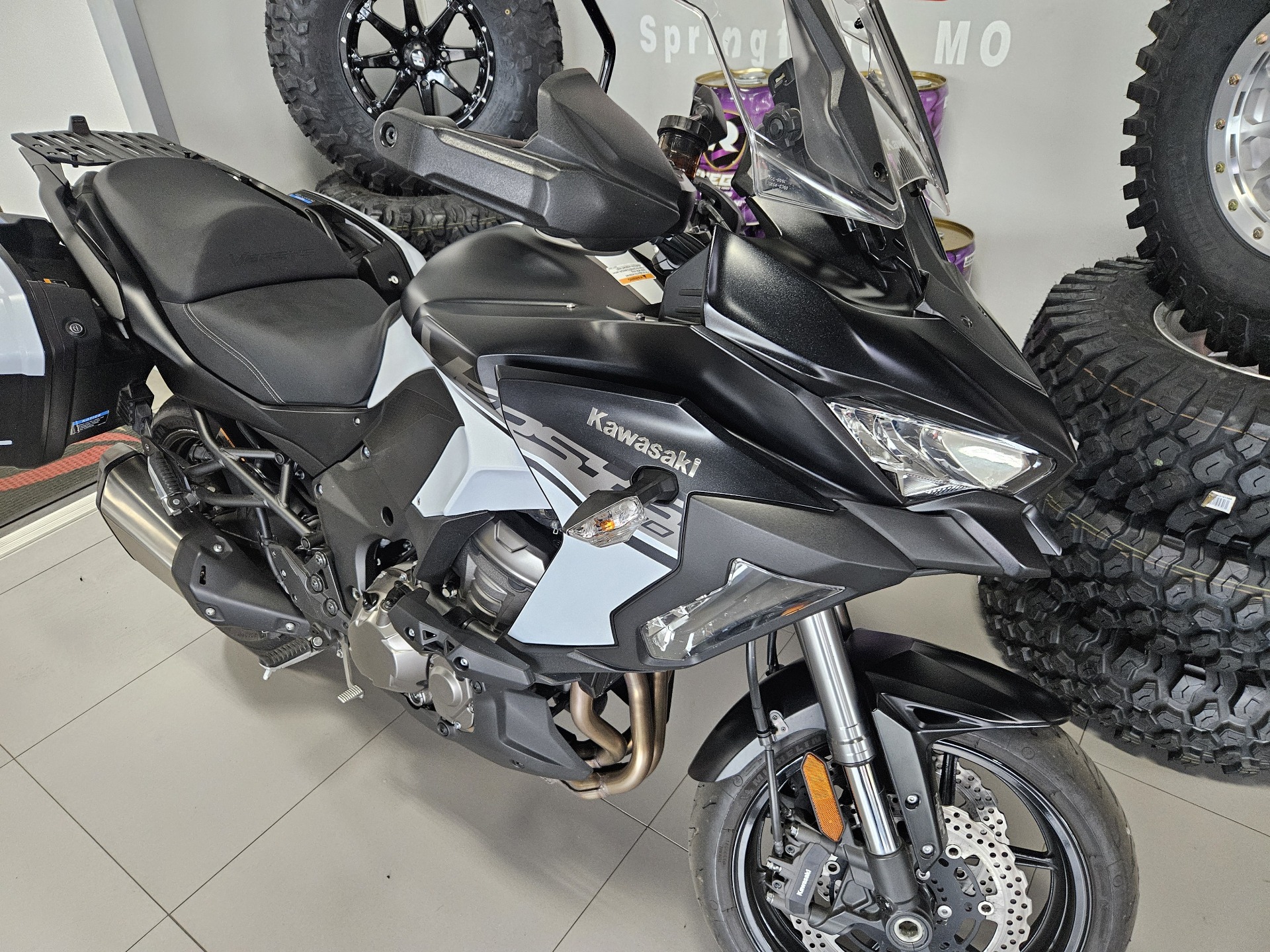 2019 Kawasaki Versys 1000 SE LT+ in Springfield, Missouri - Photo 2