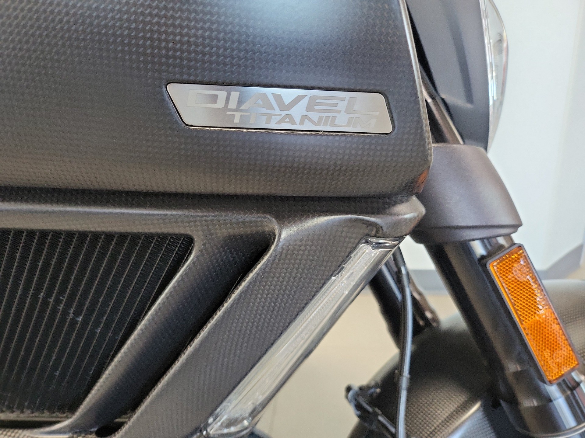 2015 Ducati Diavel Titanium in Springfield, Missouri - Photo 3