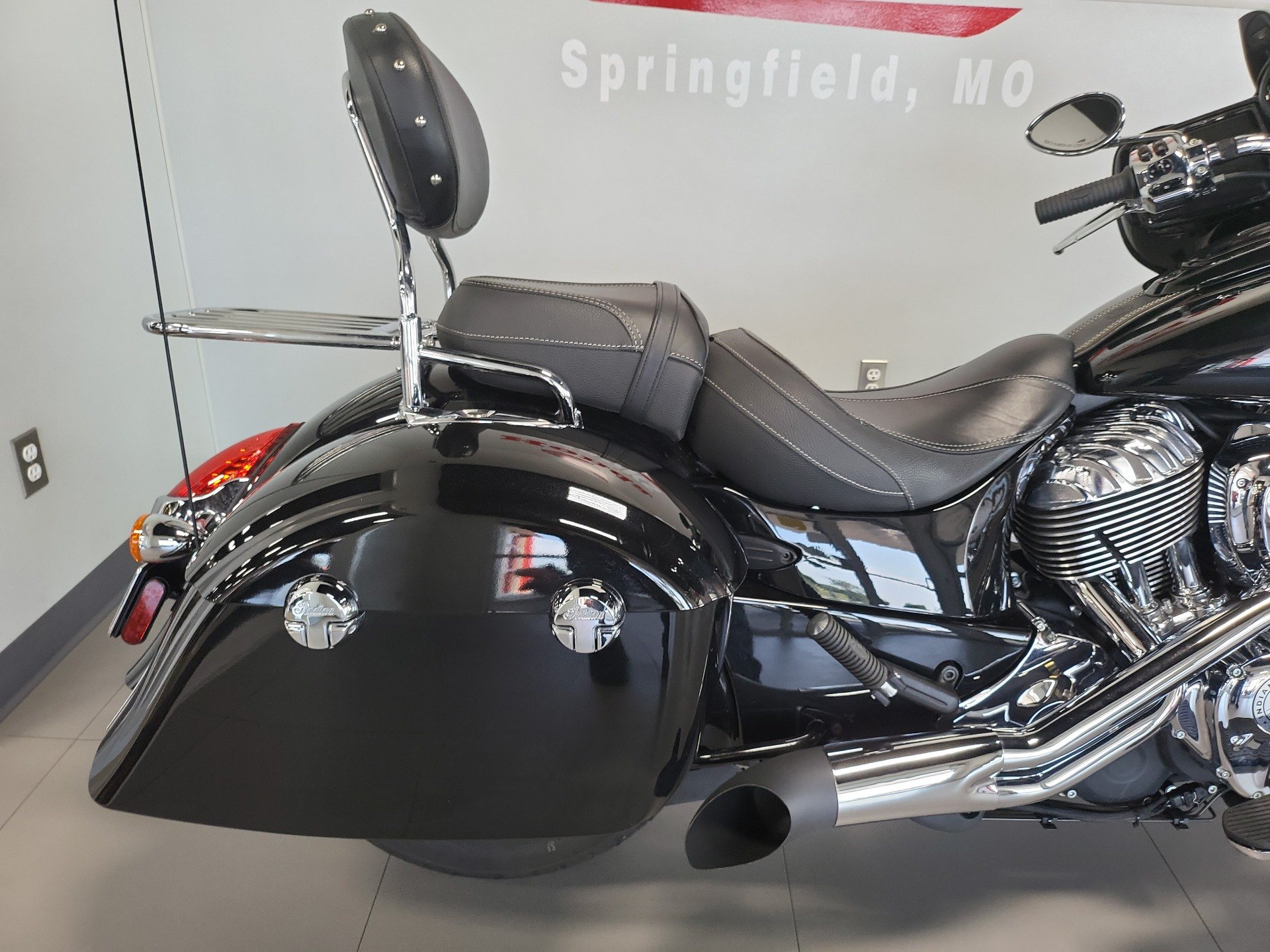 2018 Indian Chieftain® Limited ABS in Springfield, Missouri - Photo 6