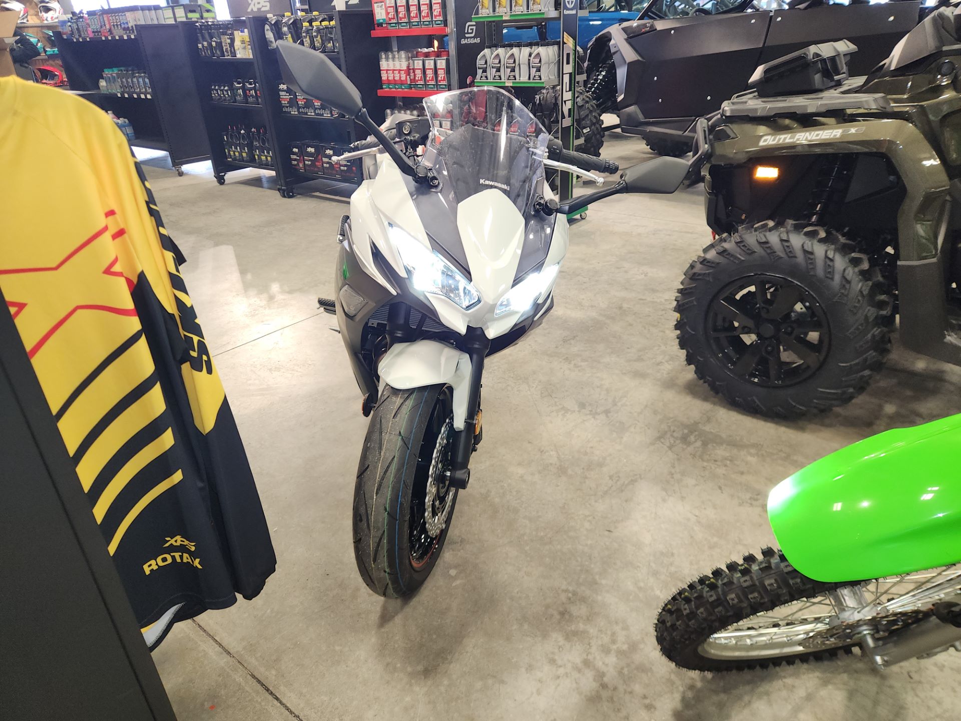 2023 Kawasaki Ninja 650 in Erda, Utah - Photo 5