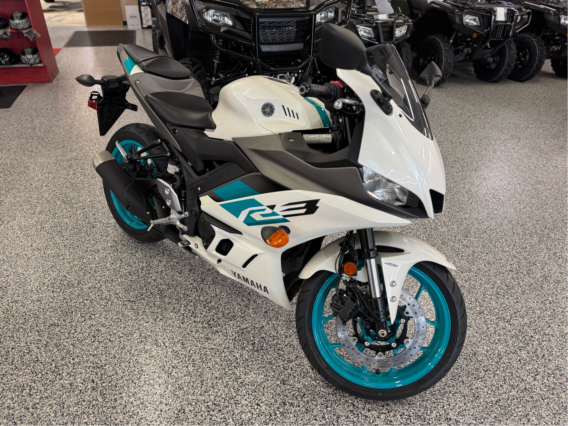 2024 Yamaha YZF-R3 in Saint Joseph, Missouri - Photo 1