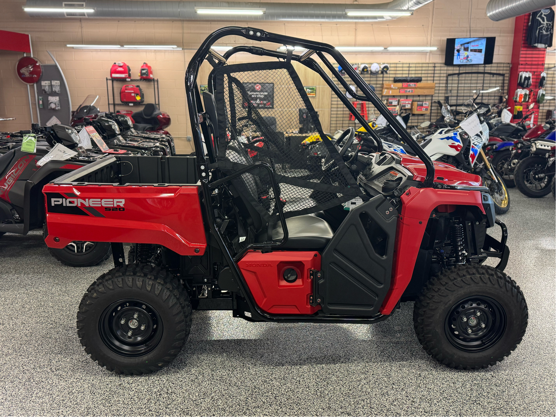 2025 Honda Pioneer 520 in Saint Joseph, Missouri - Photo 2