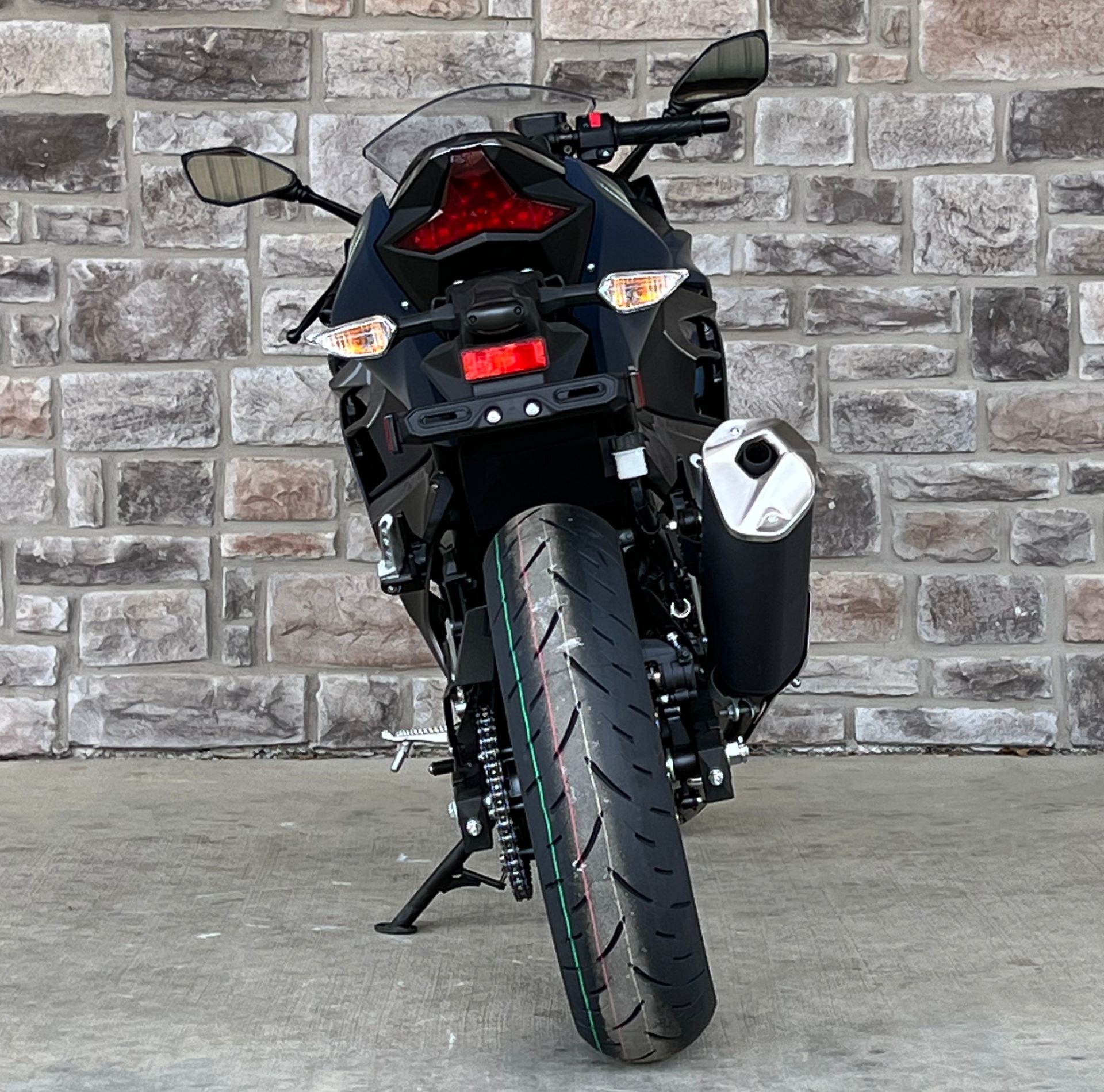 2022 Kawasaki Ninja 400 in Gainesville, Texas - Photo 6