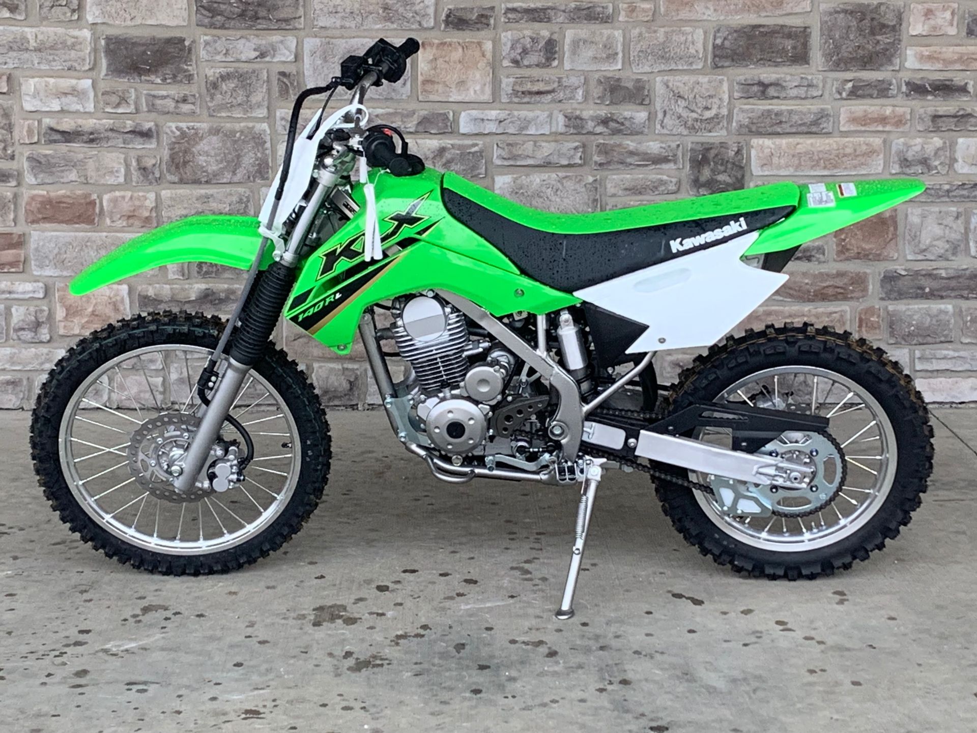 2022 klx 140