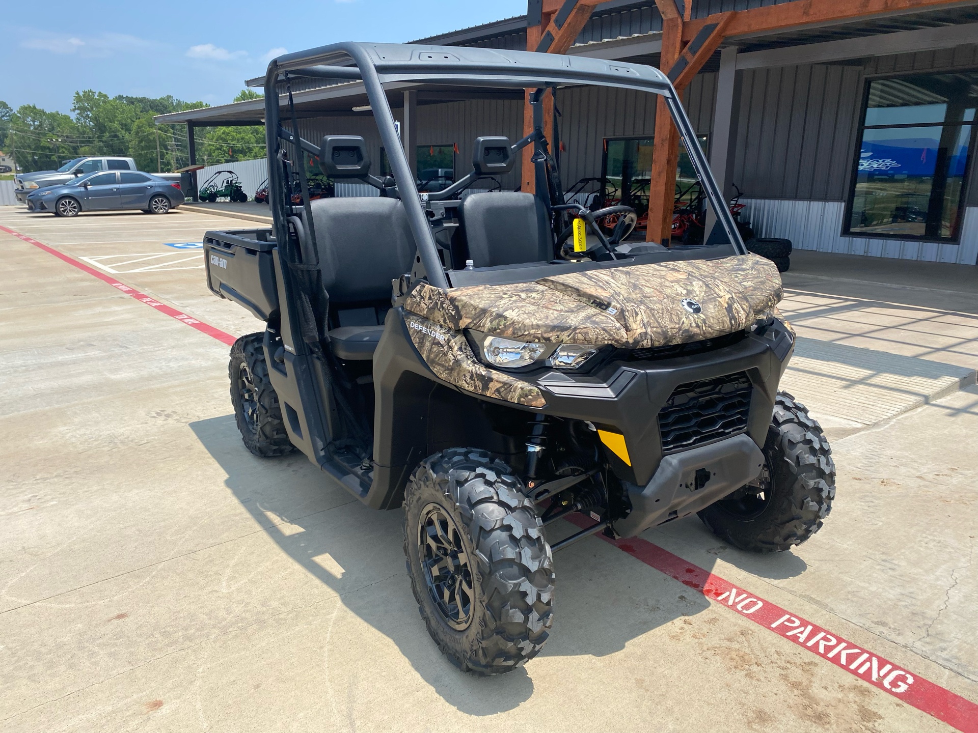2023 Can-Am Defender DPS HD9 in Huntsville, Texas - Photo 2
