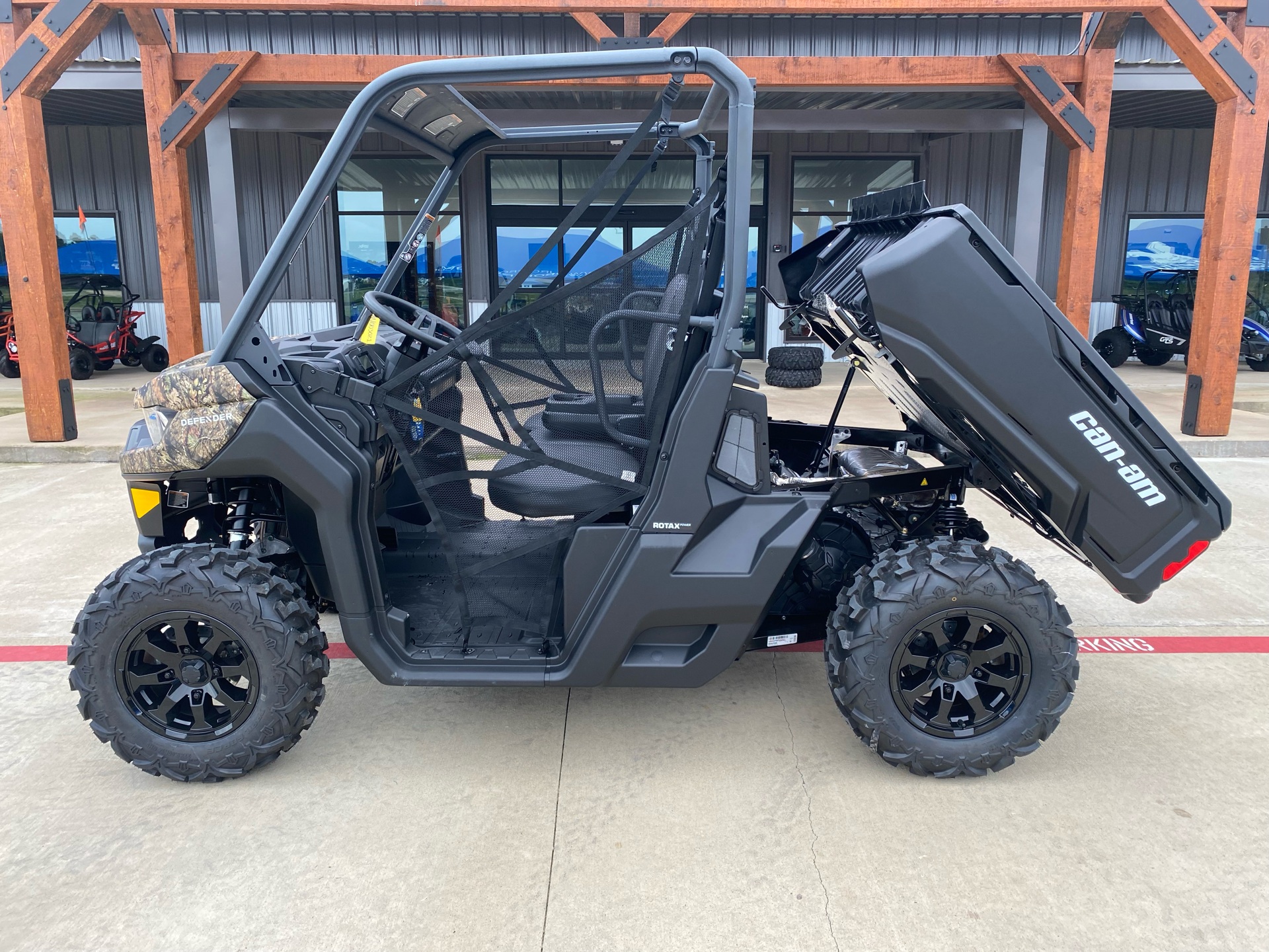 2023 Can-Am Defender DPS HD9 in Huntsville, Texas - Photo 10