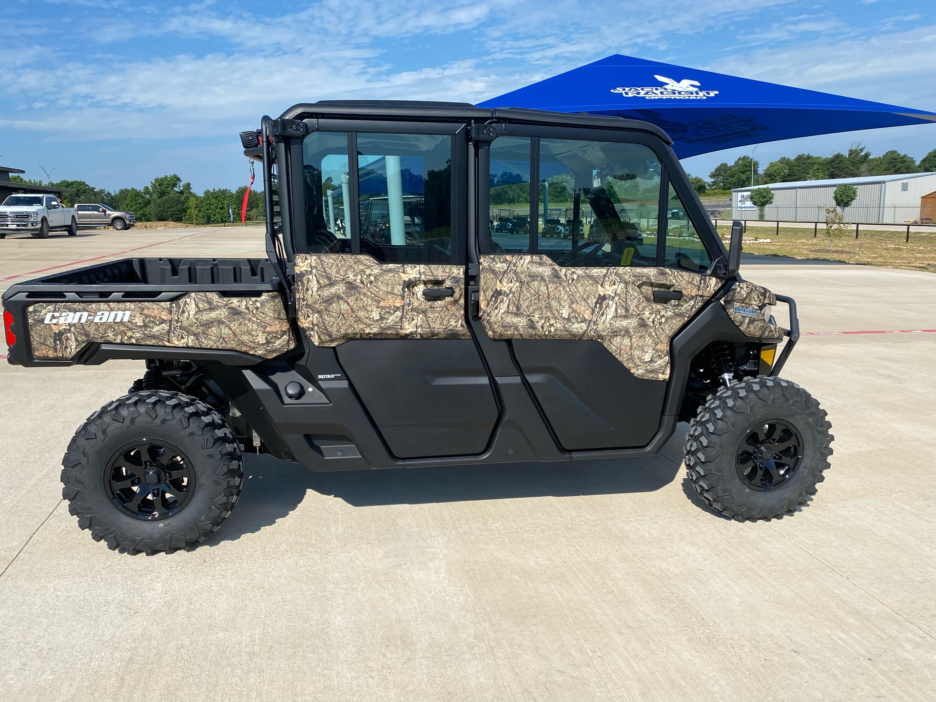 2023 Can-Am Defender Max Limited CAB HD10 in Huntsville, Texas - Photo 4
