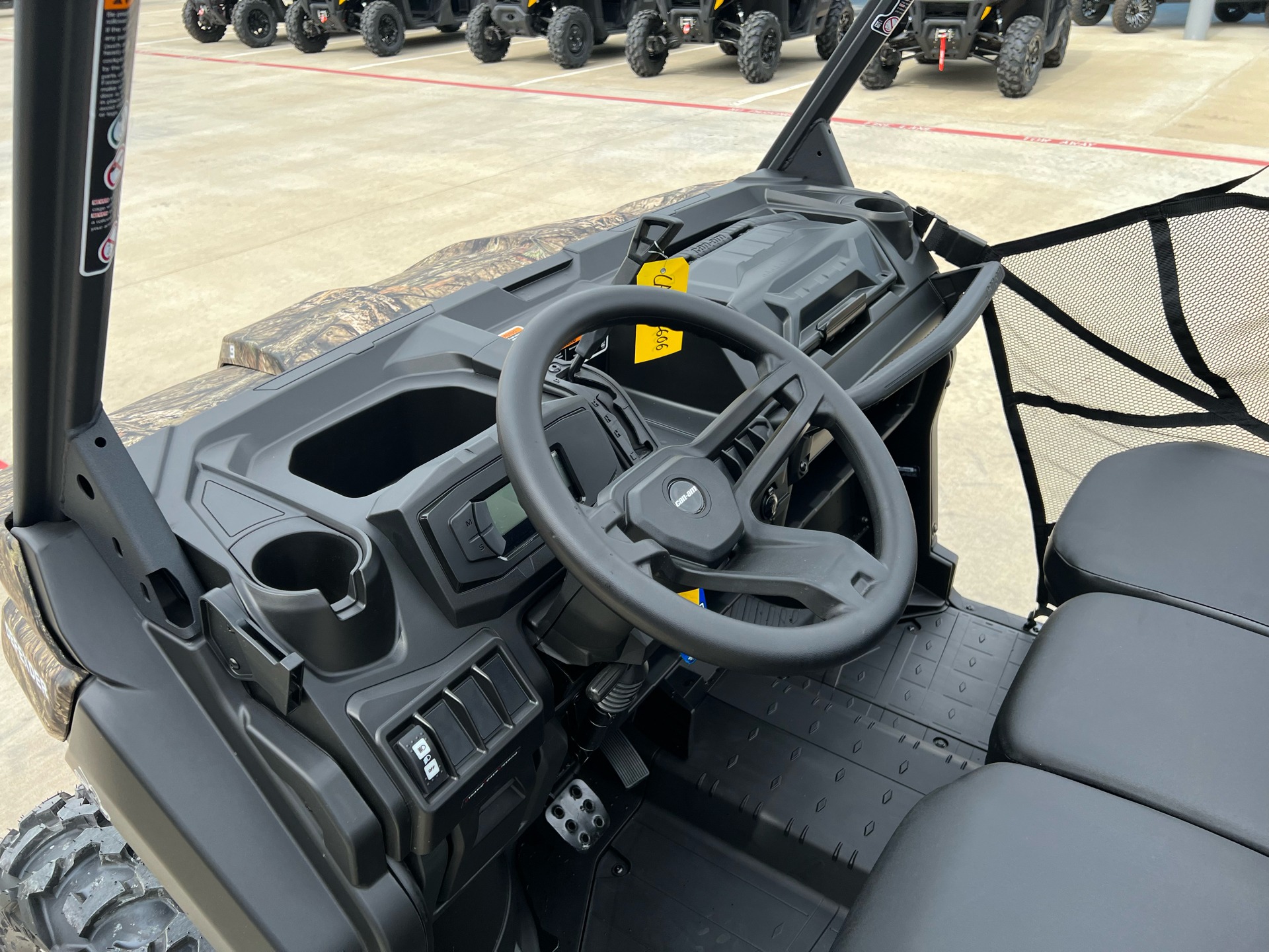 2023 Can-Am Defender MAX DPS HD9 in Huntsville, Texas - Photo 7