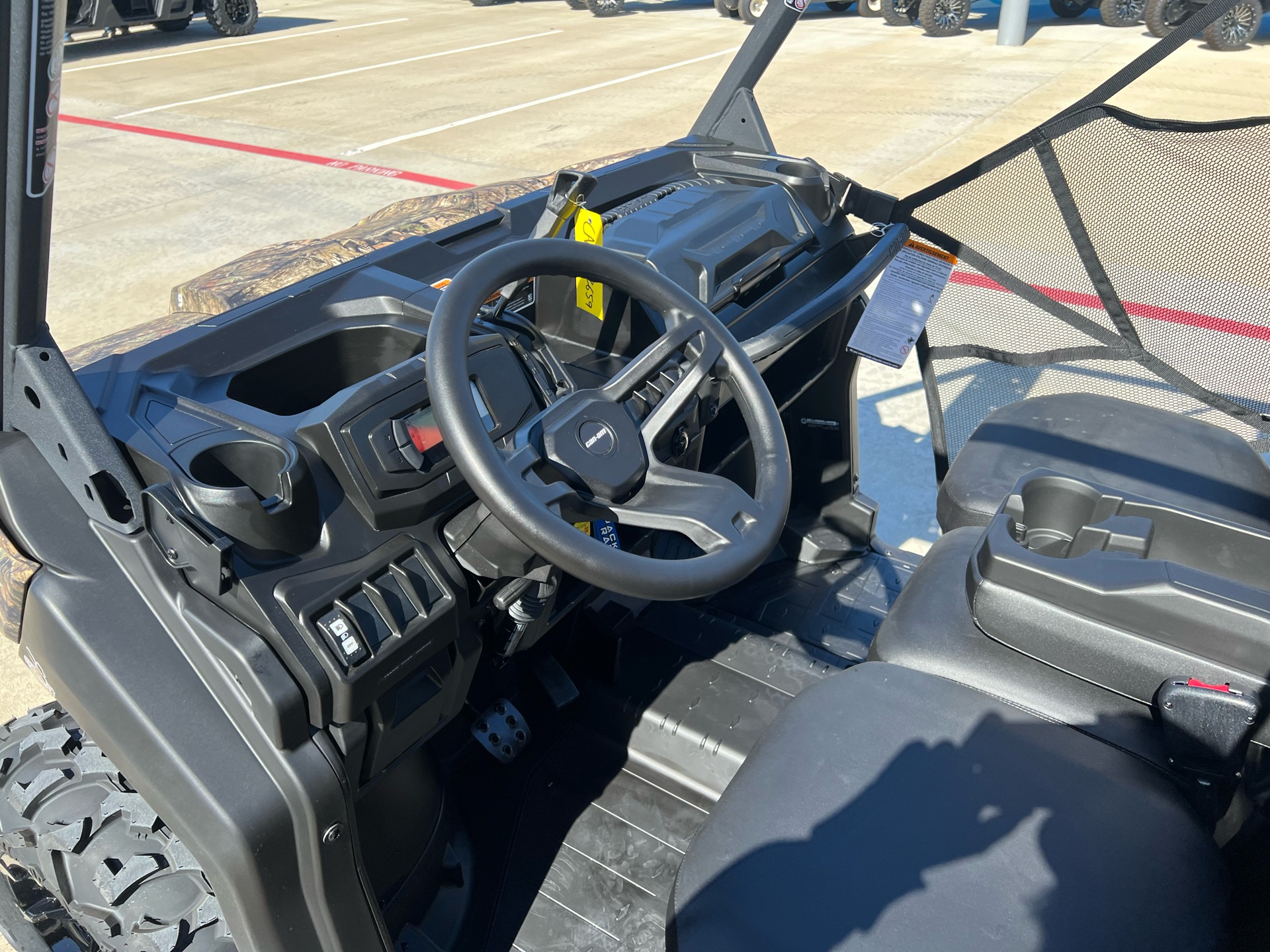 2023 Can-Am Defender MAX DPS HD9 in Huntsville, Texas - Photo 5