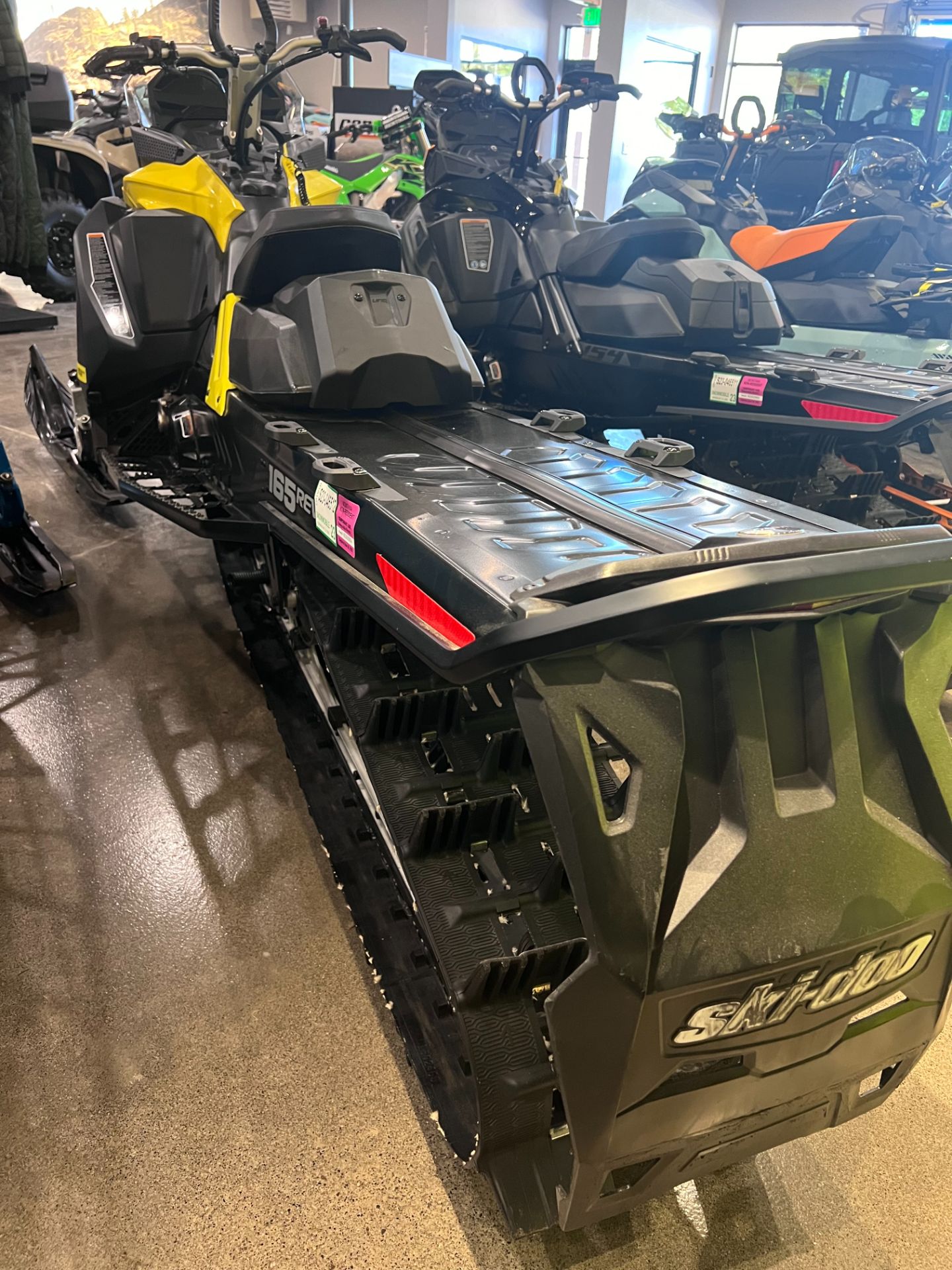 2017 Ski-Doo Summit SP 165 850 E-TEC, PowderMax 3.0 in. in Island Park, Idaho - Photo 2