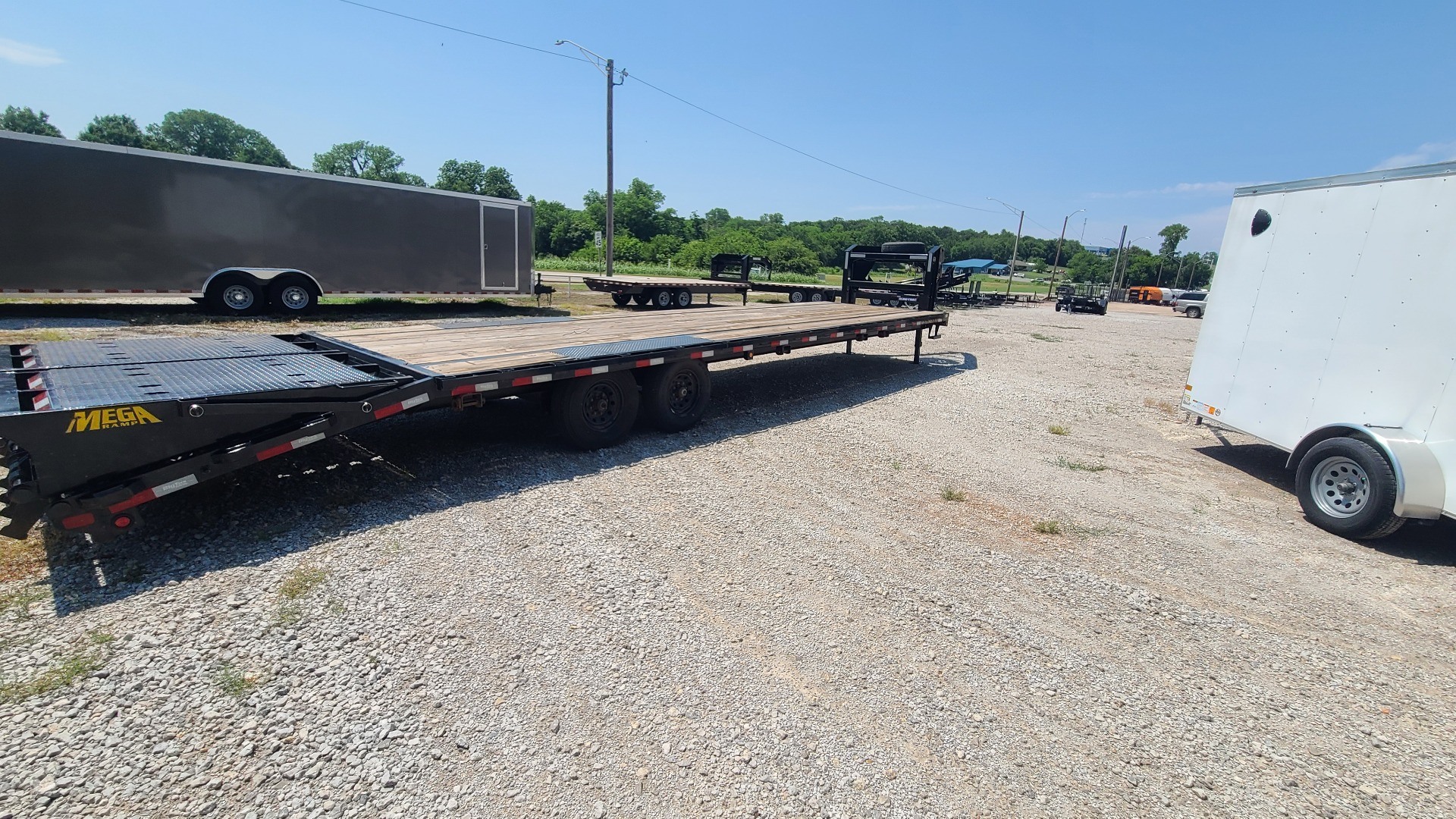 2021 Big Tex Trailers 14GN-28+5 in Chandler, Oklahoma - Photo 3