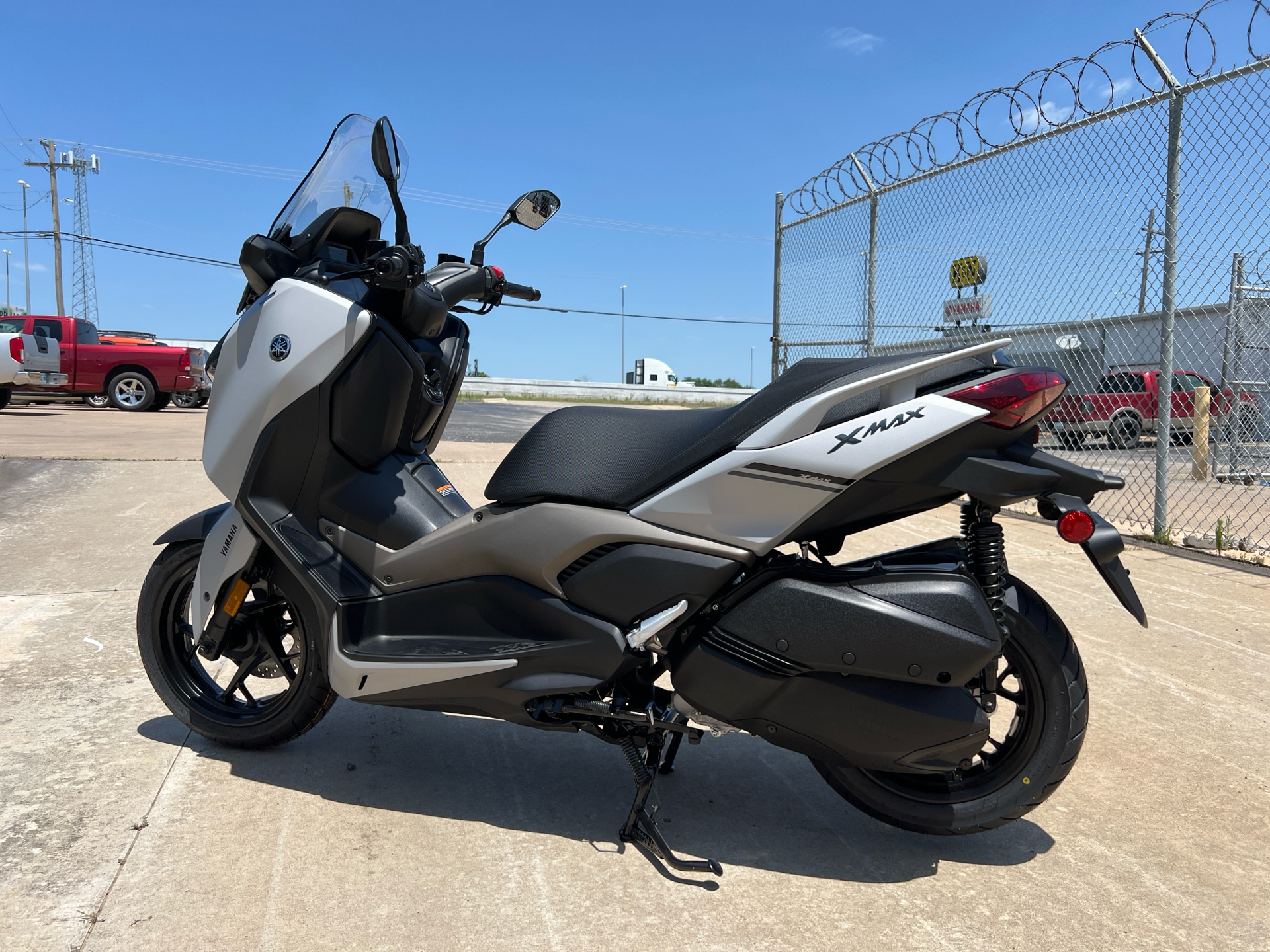 2024 Yamaha XMAX in Tulsa, Oklahoma - Photo 11