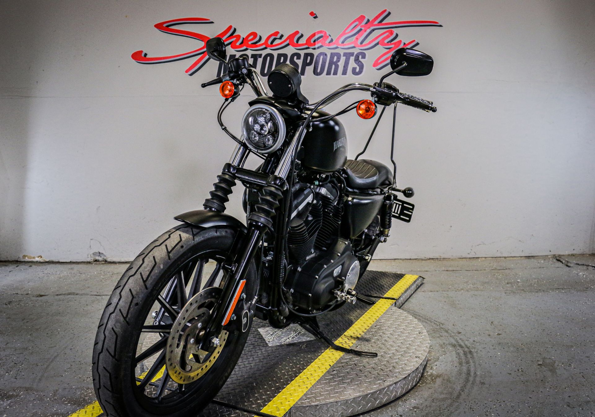 2015 Harley-Davidson Iron 883™ in Sacramento, California - Photo 5