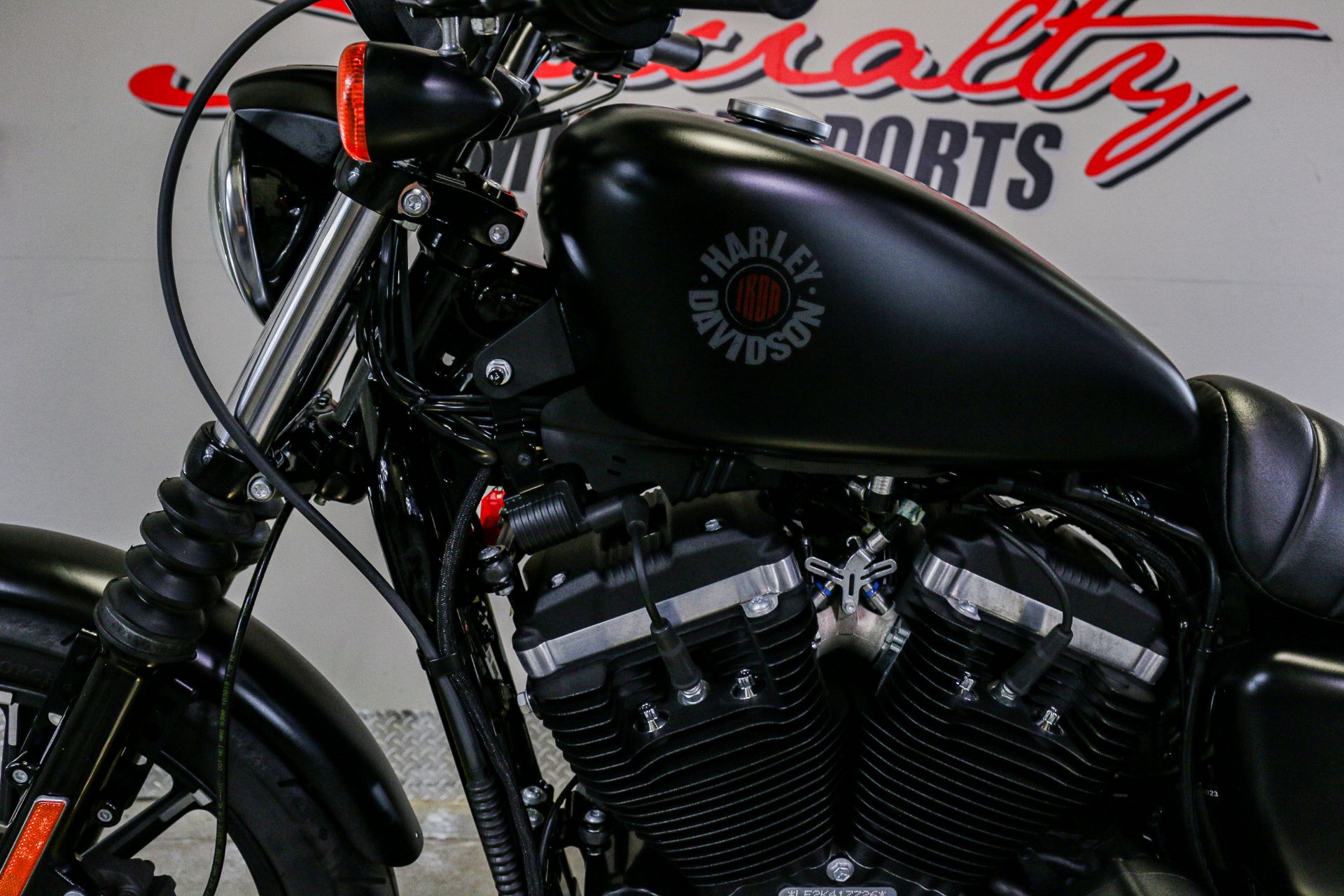 2019 Harley-Davidson Iron 883™ in Sacramento, California - Photo 5