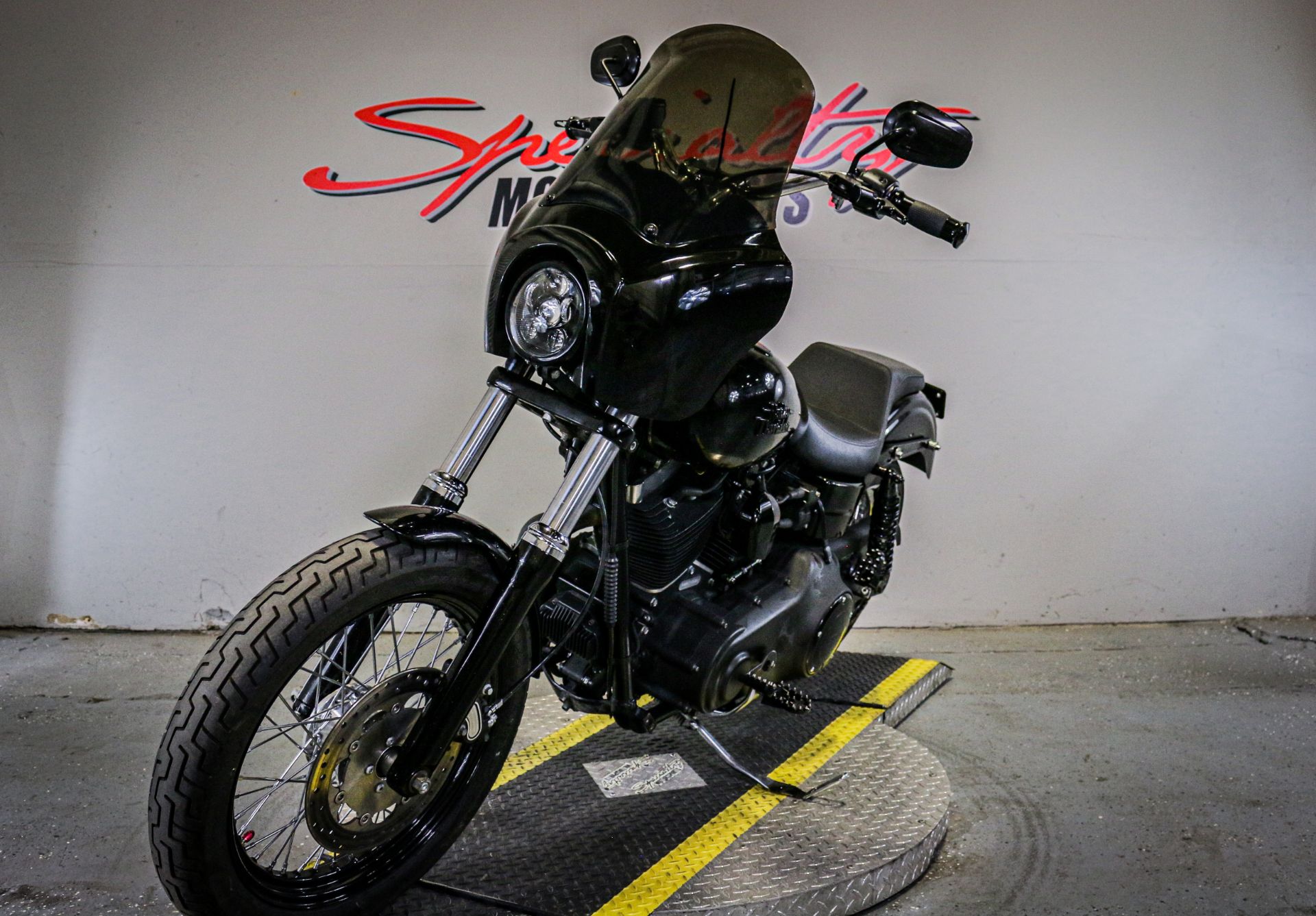 2015 Harley-Davidson Dyna Street Bob in Sacramento, California - Photo 5