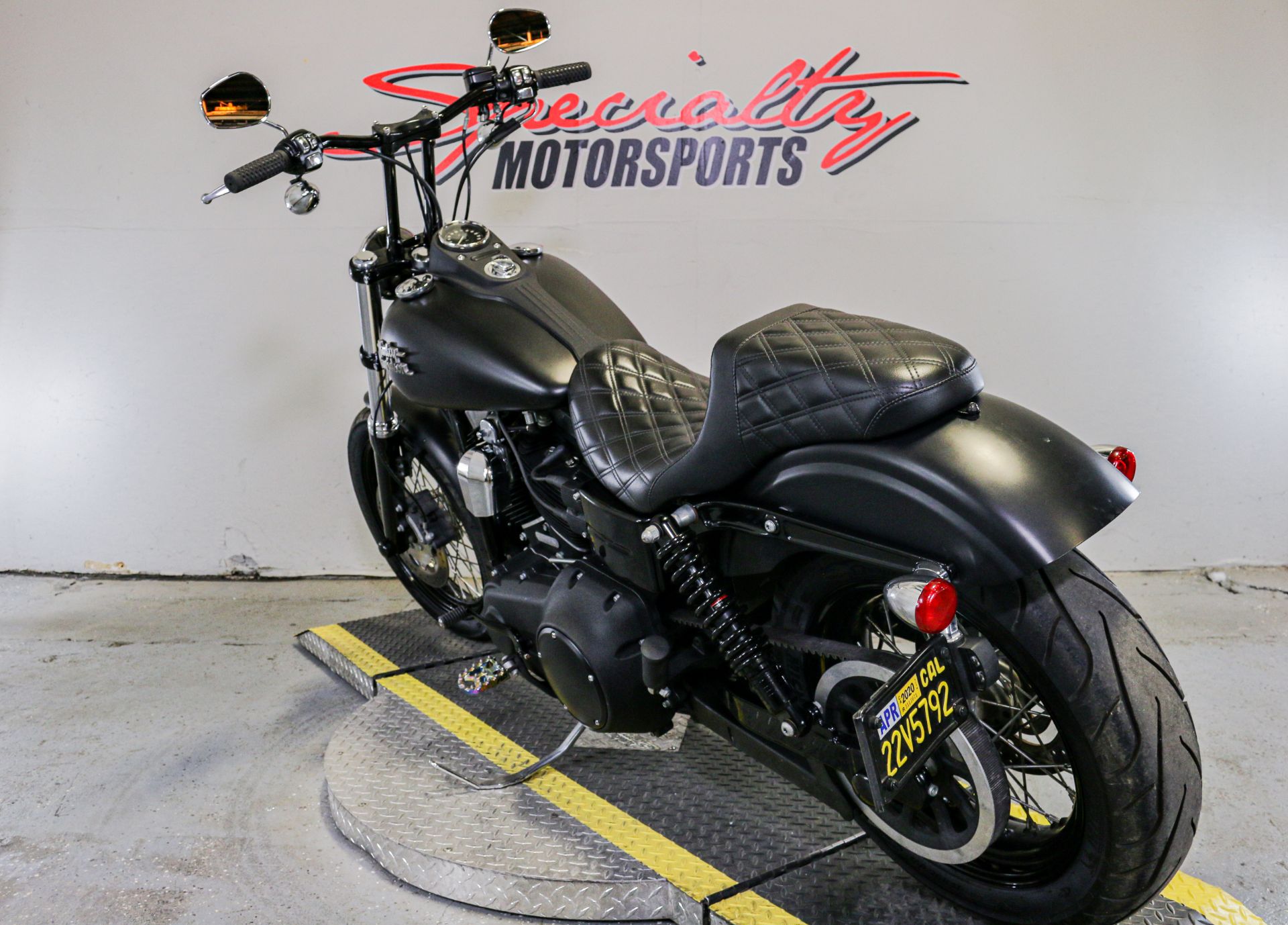 2015 Harley-Davidson Dyna Street Bob in Sacramento, California - Photo 3