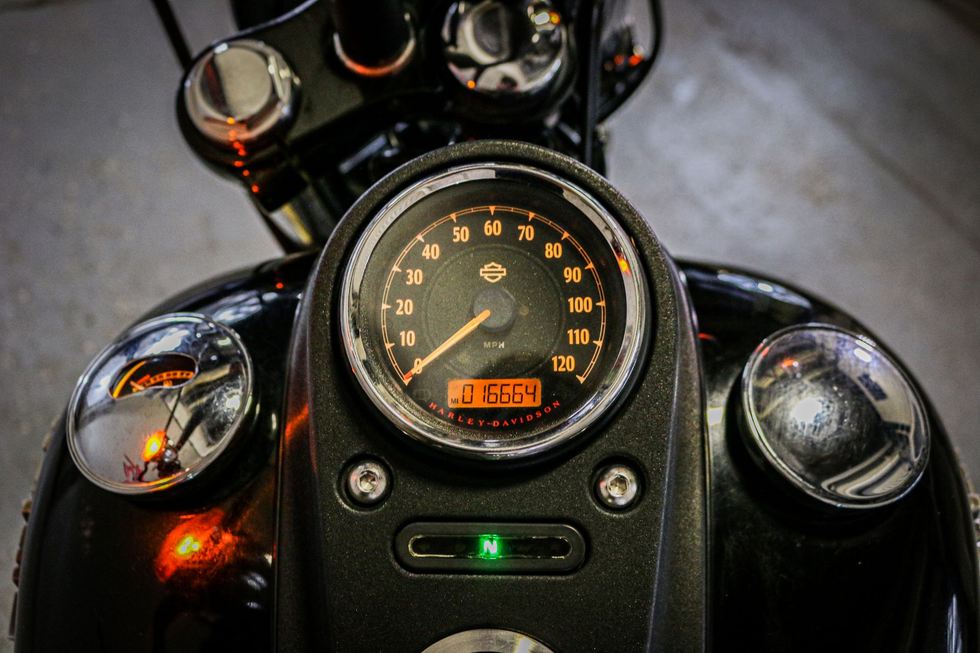 2015 Harley-Davidson Dyna Street Bob in Sacramento, California - Photo 9