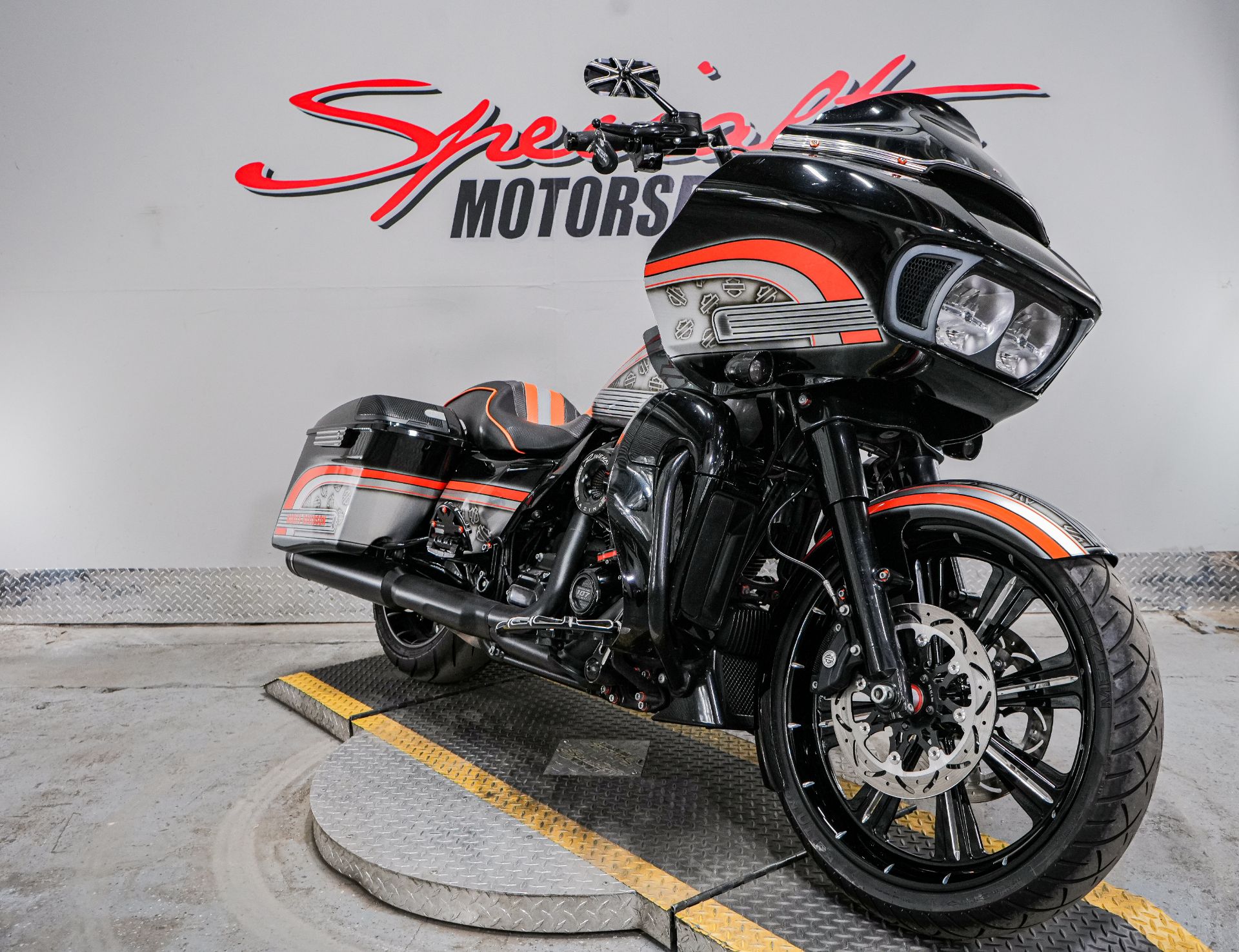 2021 Harley-Davidson Road Glide® in Sacramento, California - Photo 9