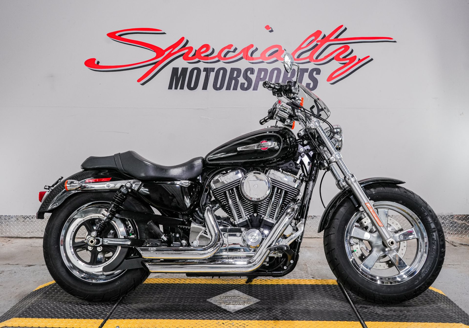 2016 Harley-Davidson 1200 Custom in Sacramento, California - Photo 1