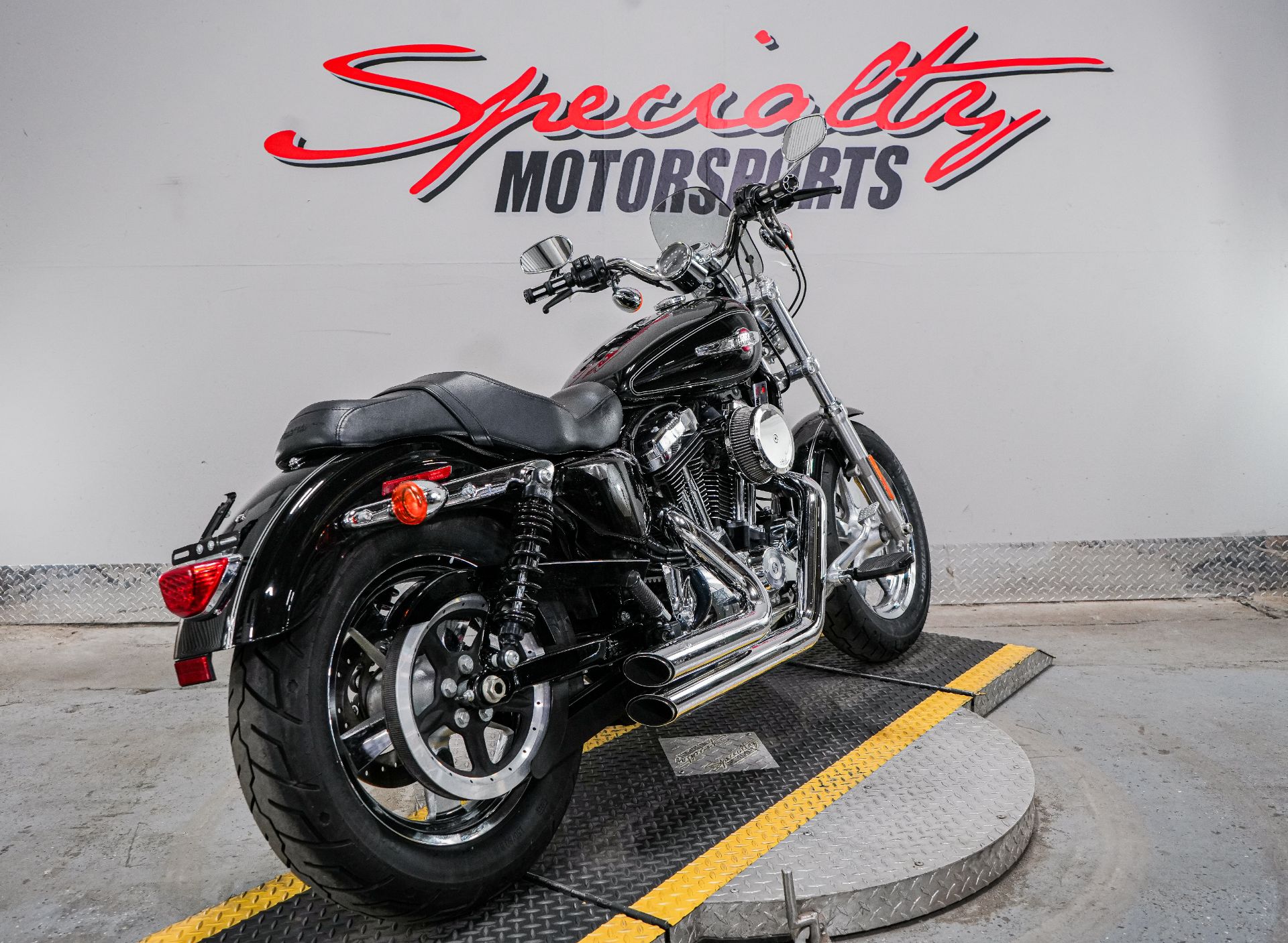 2016 Harley-Davidson 1200 Custom in Sacramento, California - Photo 2
