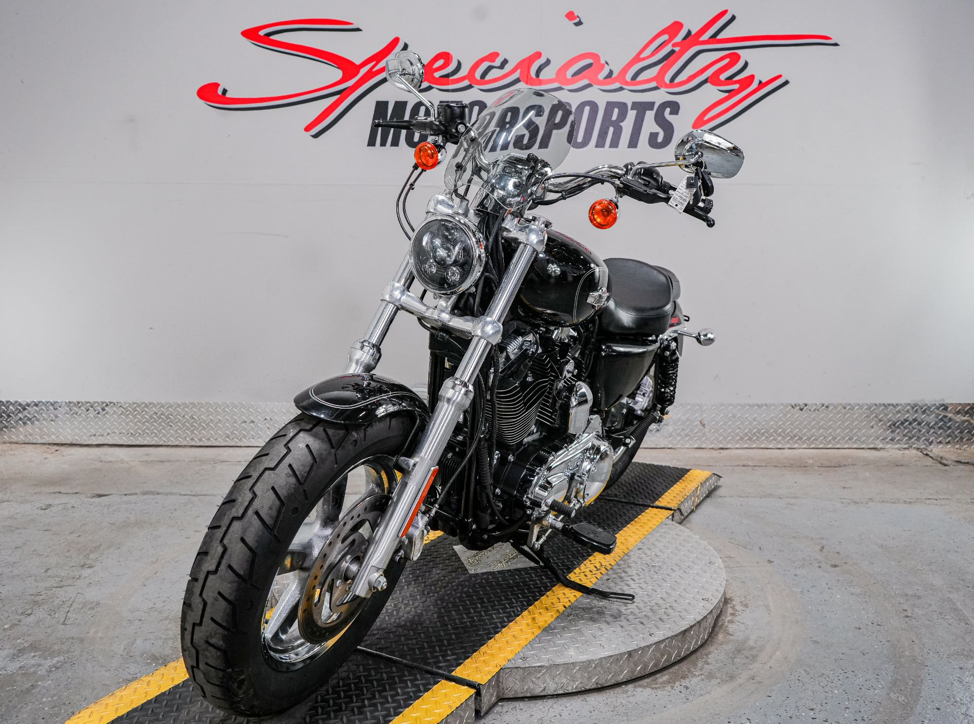 2016 Harley-Davidson 1200 Custom in Sacramento, California - Photo 6